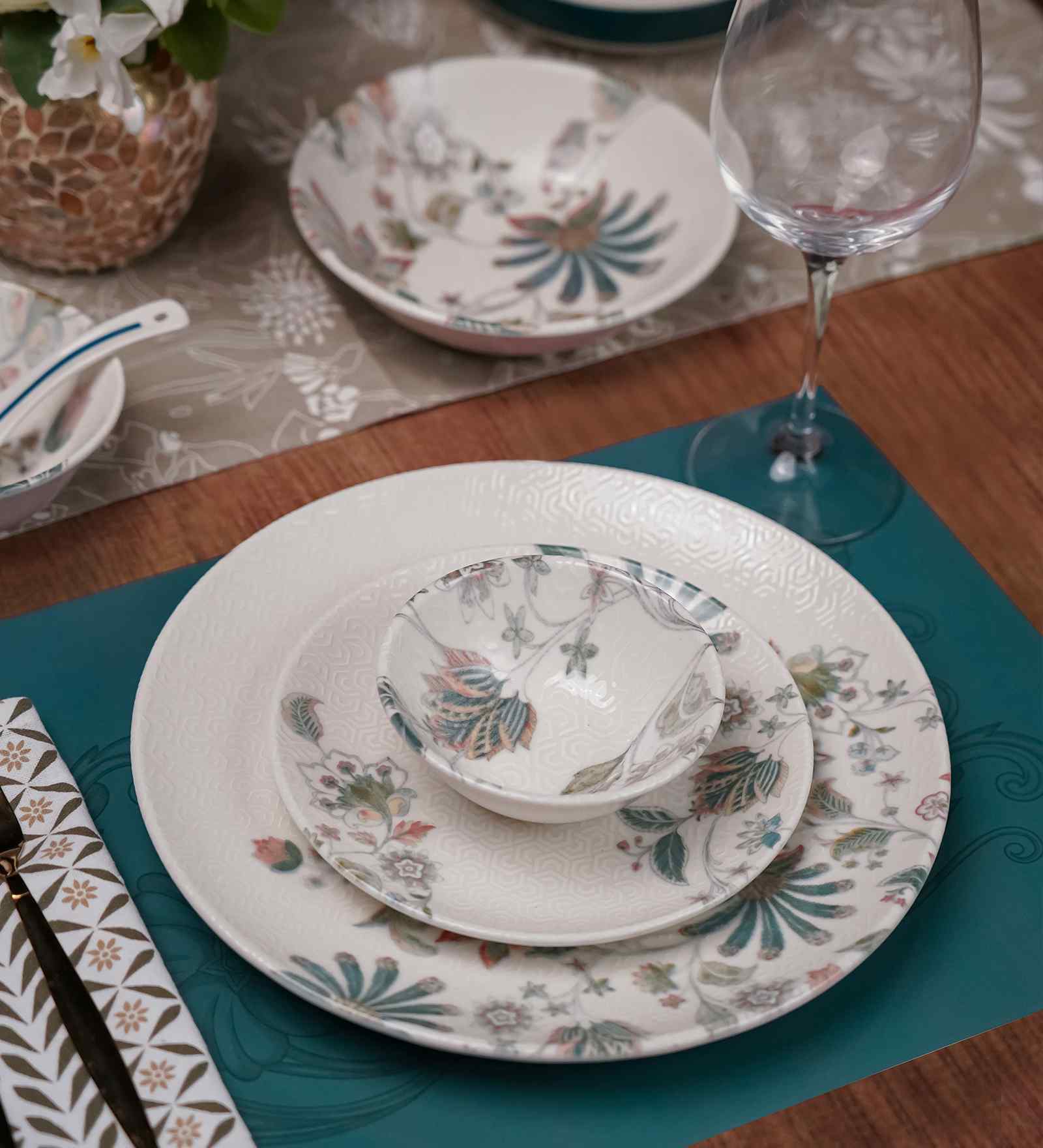 (Set of 20 Pcs) Pixel- Jacobean Fine Porcelain Dinner Set