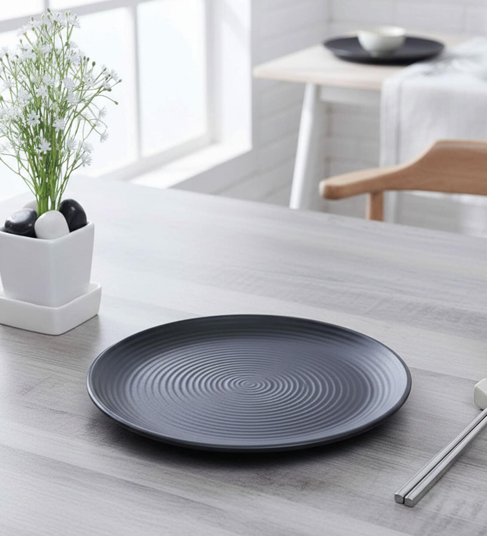 (Set of 4) 10 Inch Handmade Solid Ceramic Dining Plate (Black)