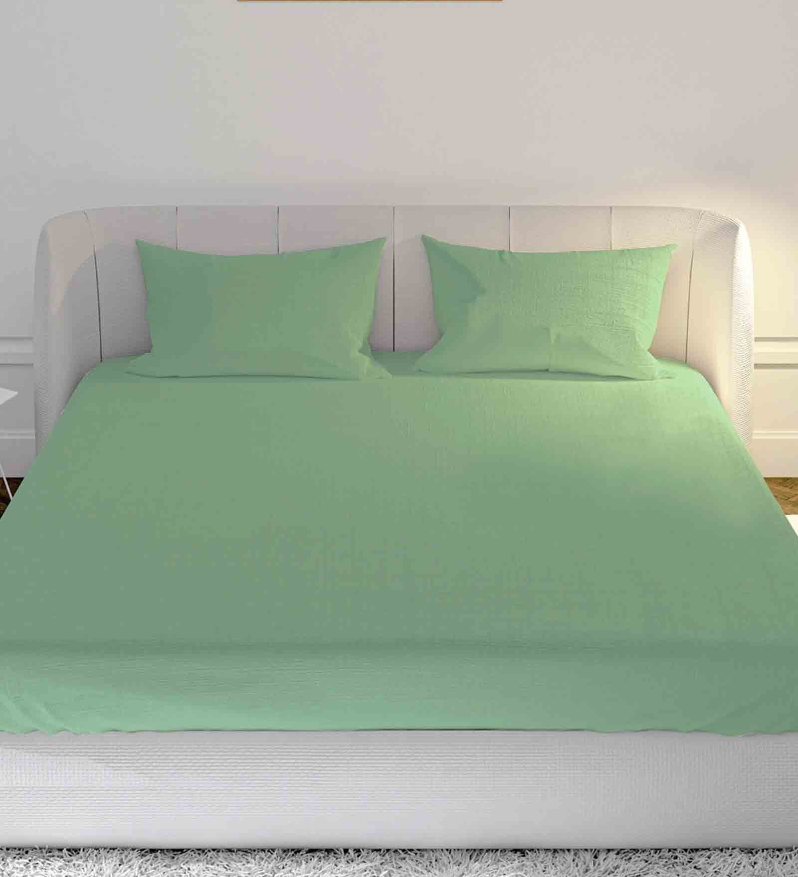 Green Solid 144 TC Cotton 1 Double King Size Bedsheet with 2 Pillow Covers