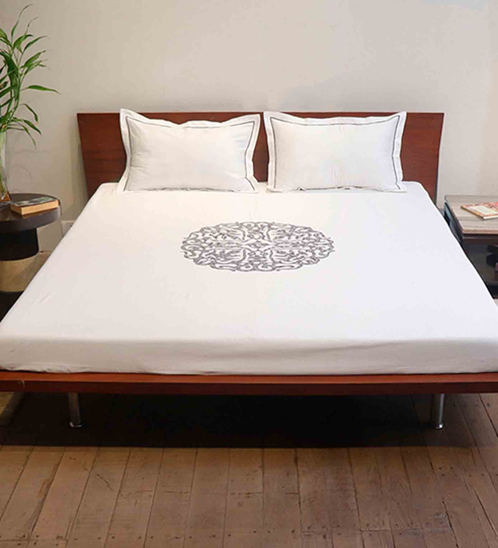White Floral 300 TC Cotton Queen Sized Bed Sheets with 2 Pillow Covers