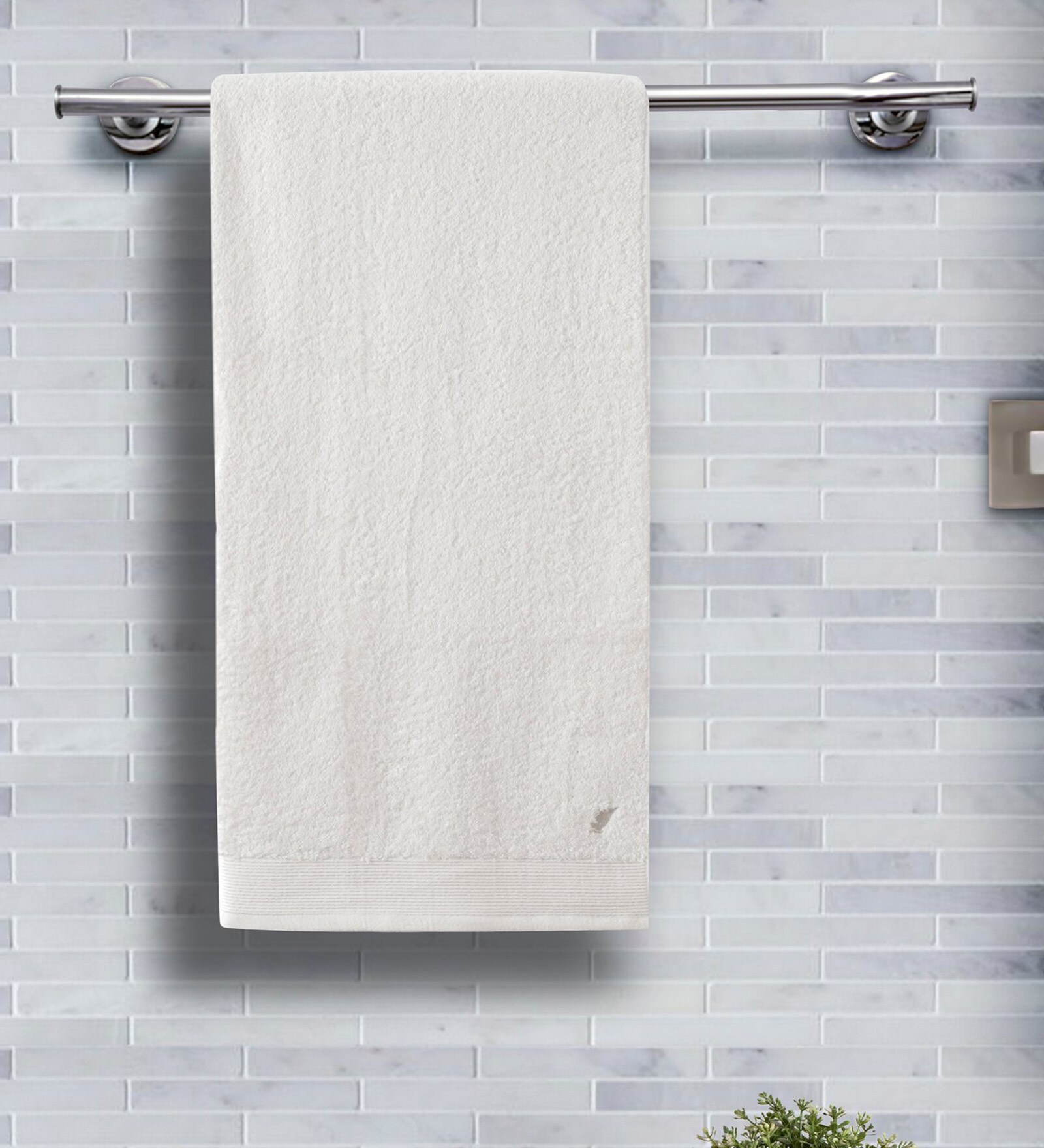 Beige Solid 550 GSM 100 % Cotton Bath Towel