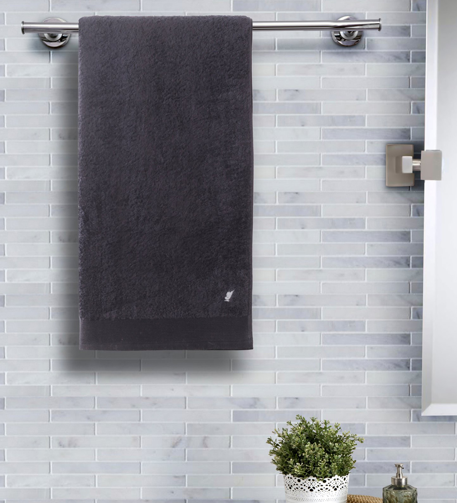 Black Solid 550 GSM 100 % Cotton Bath Towel