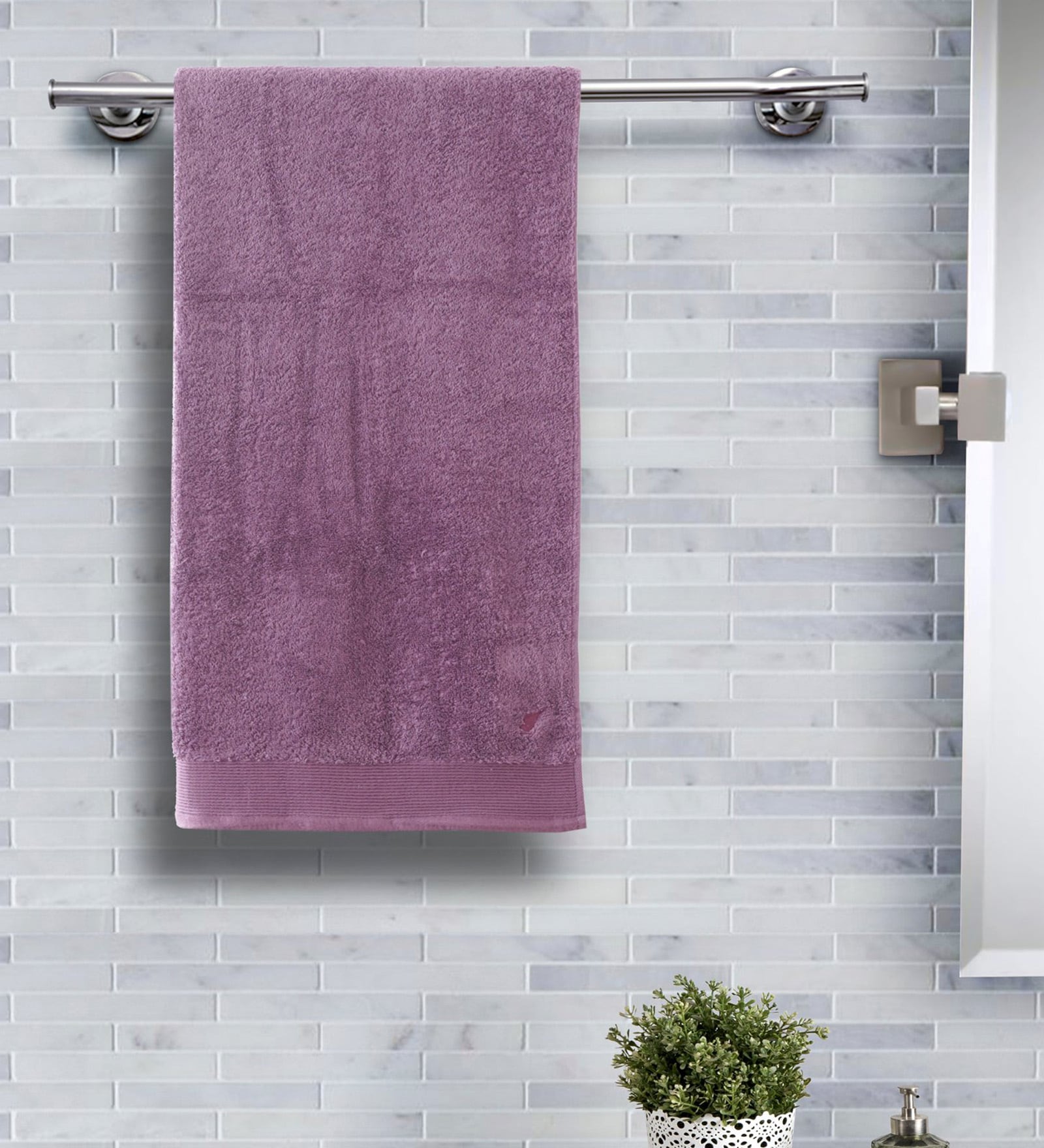 Purple Solid 550 GSM 100 % Cotton Bath Towel