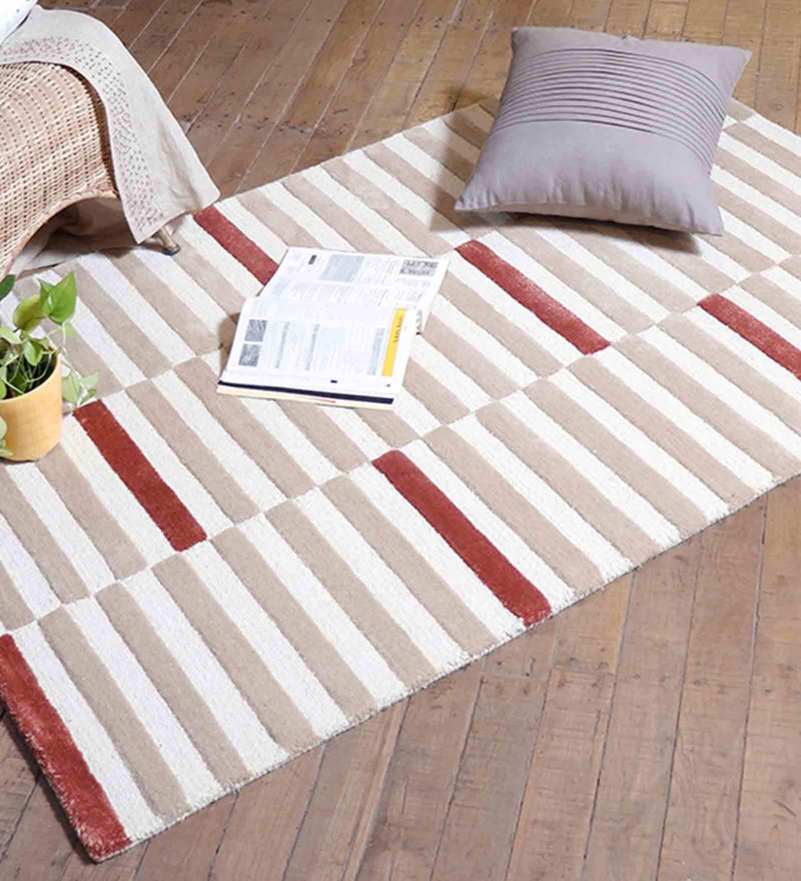 Beige Geometric 100% Wool 4 ft x 6 ft Hand Tufted Carpet