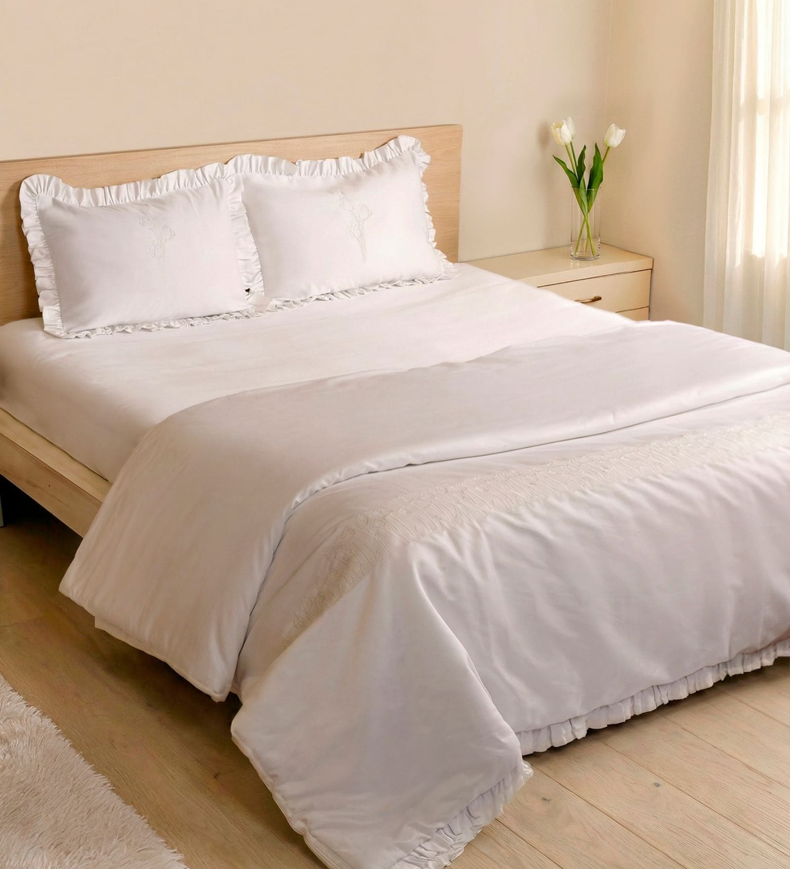 White 1000 Tc Cotton Embroidered Single Duvet With Ruffles