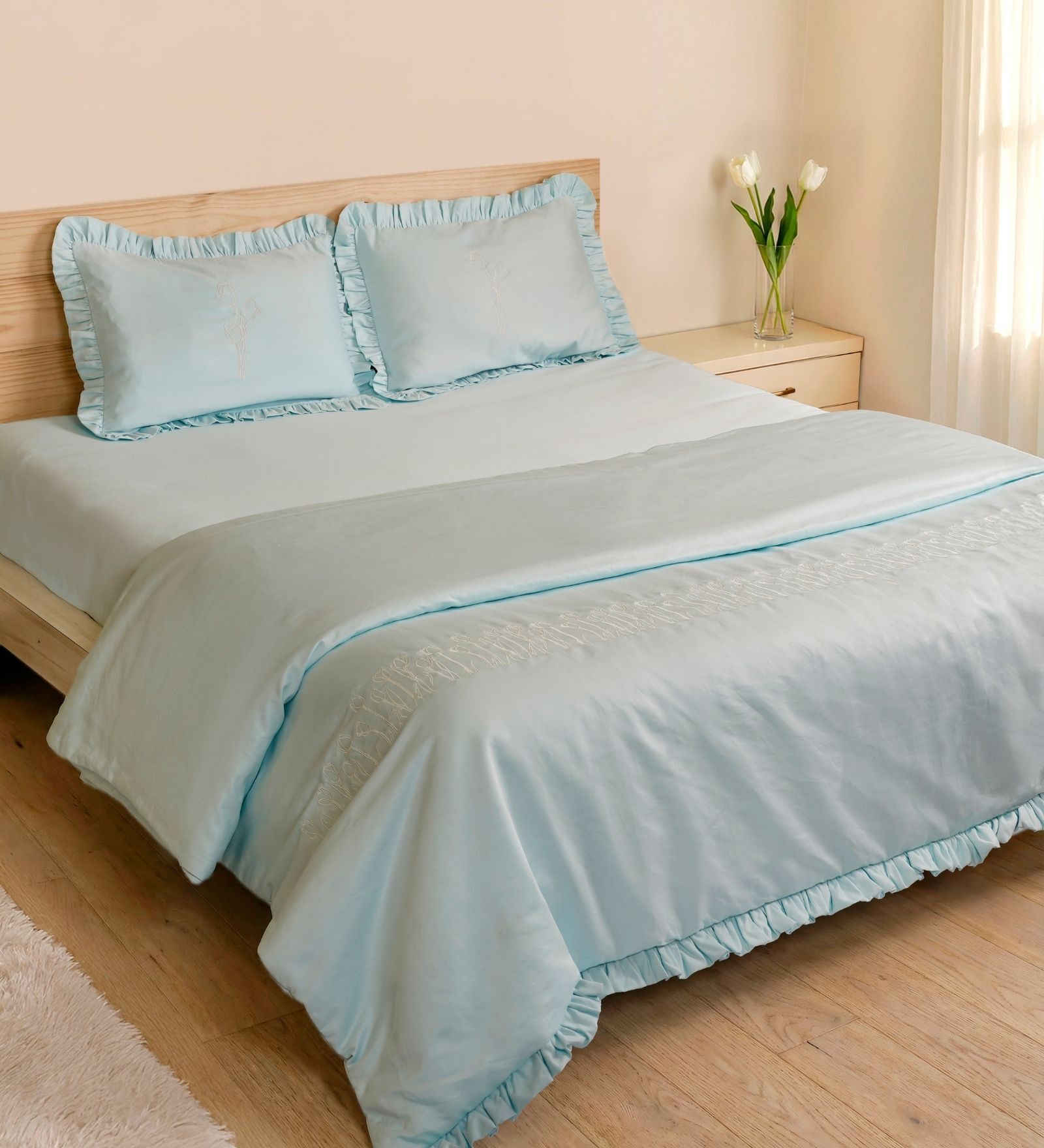 Aqua Blue 1000 Tc Cotton Embroidered Single Duvet With Ruffles