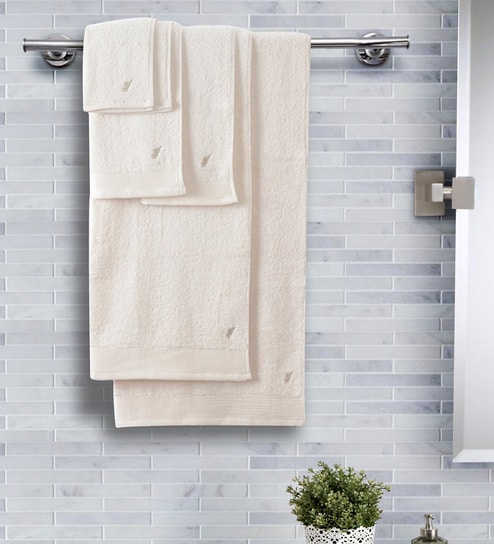 Beige Solid 550 GSM Cotton 6 Pieces Towel Set by Maspar