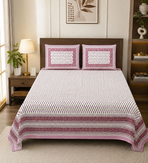 Maroon Geometric 100% Cotton Super King Size Bedsheet with 2 Pillow Covers