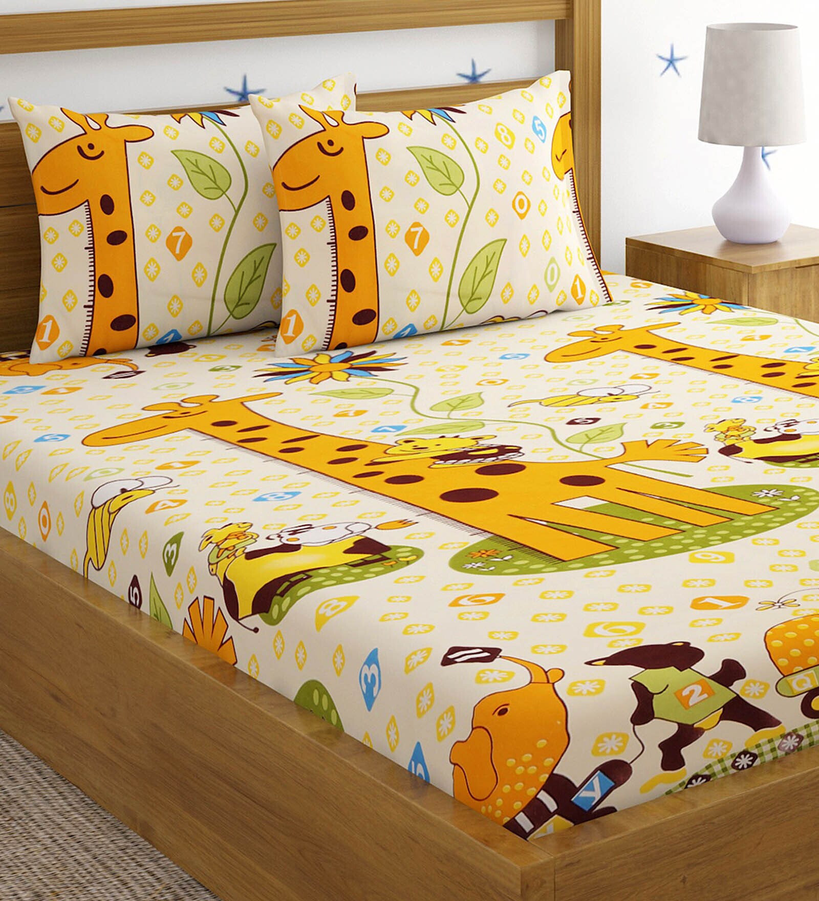Multicolor Giraffe Print 220 TC Poly Cotton Double Size Bedsheet With 2 Pillow Covers