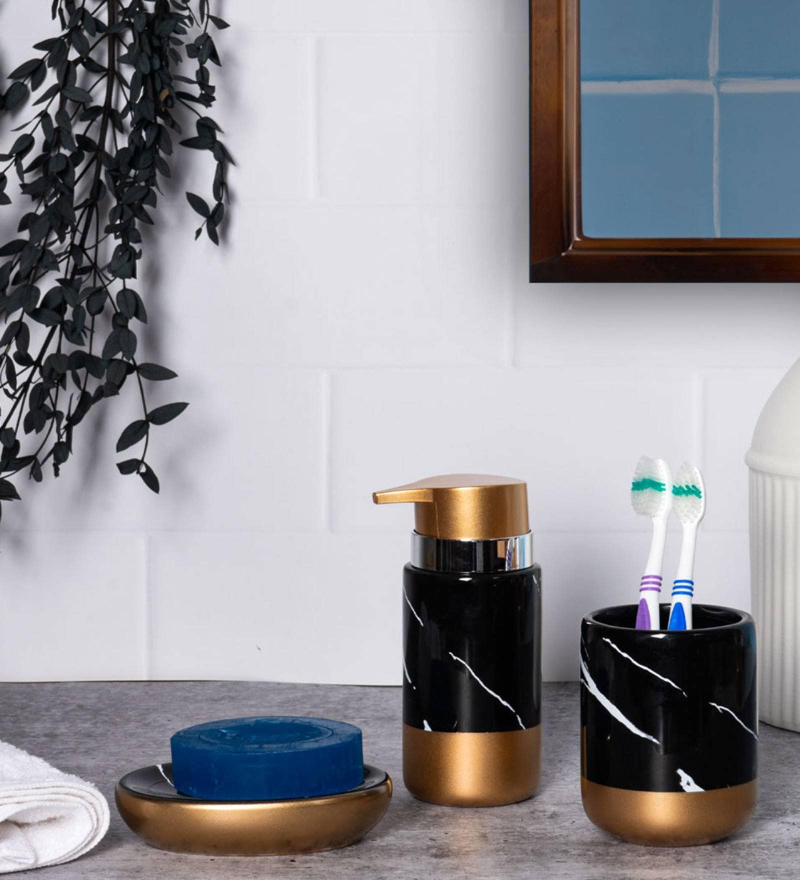 300 ML Set Of 3 Black Porcelain Timeless Touch Bath Set