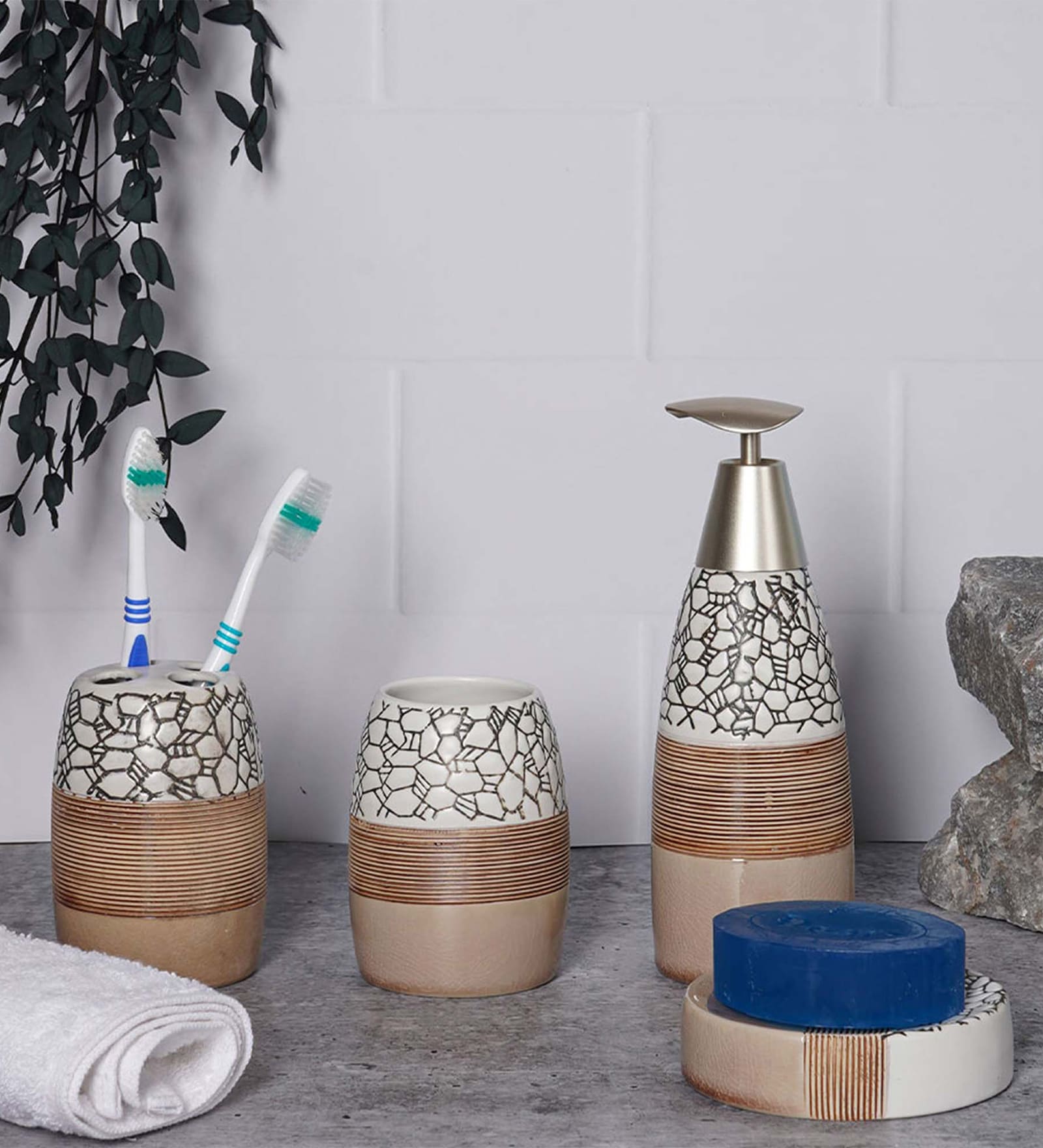 300 ML Set Of 4 Beige Porcelain Pebble Creek Bath Set