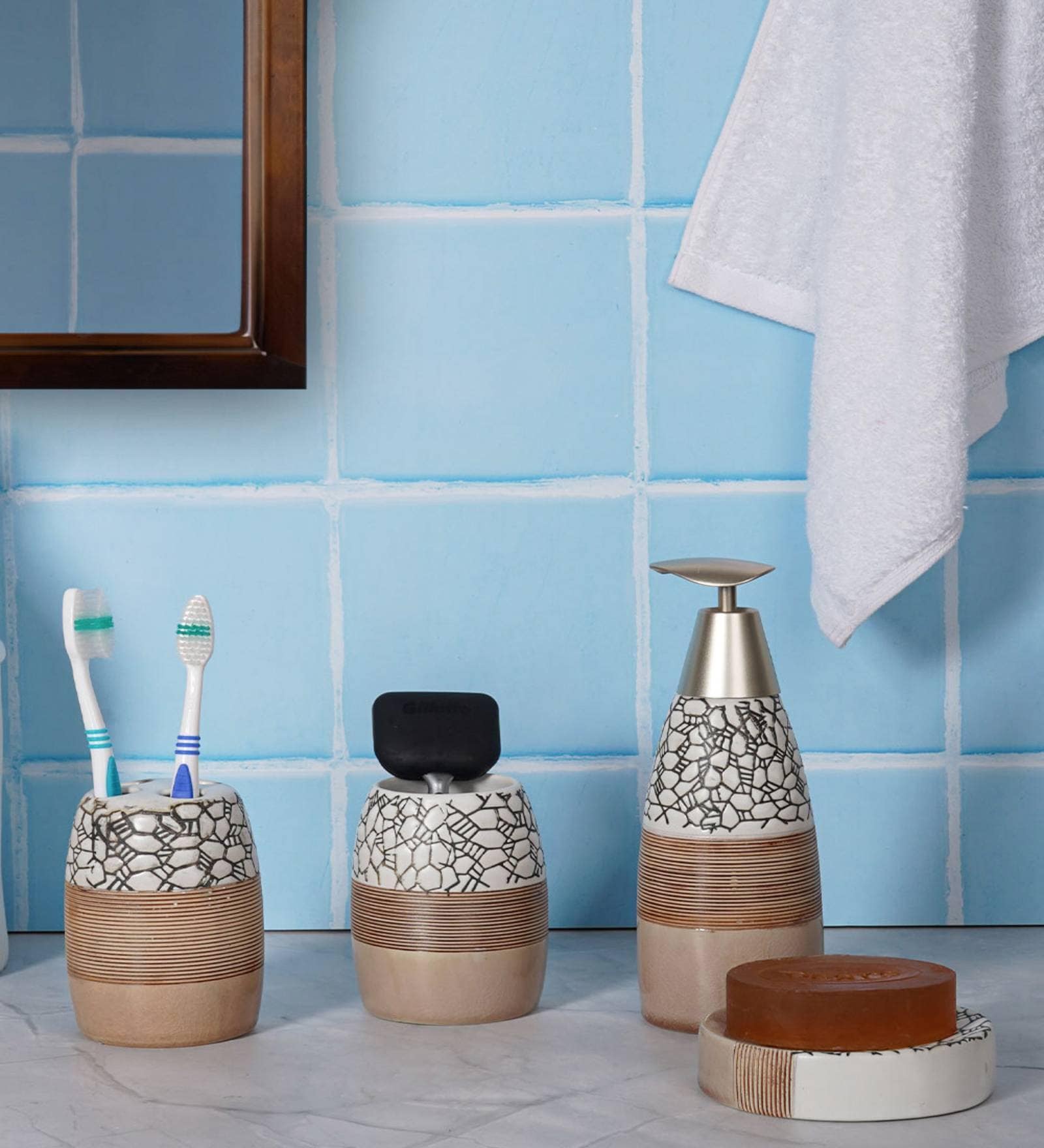 300 ML Set Of 4 Beige Porcelain Pebble Creek Bath Set