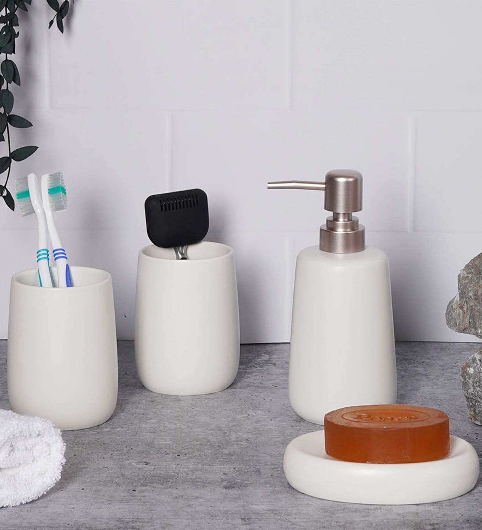 300 ML Set Of 4 White Porcelain Bath Bliss Set