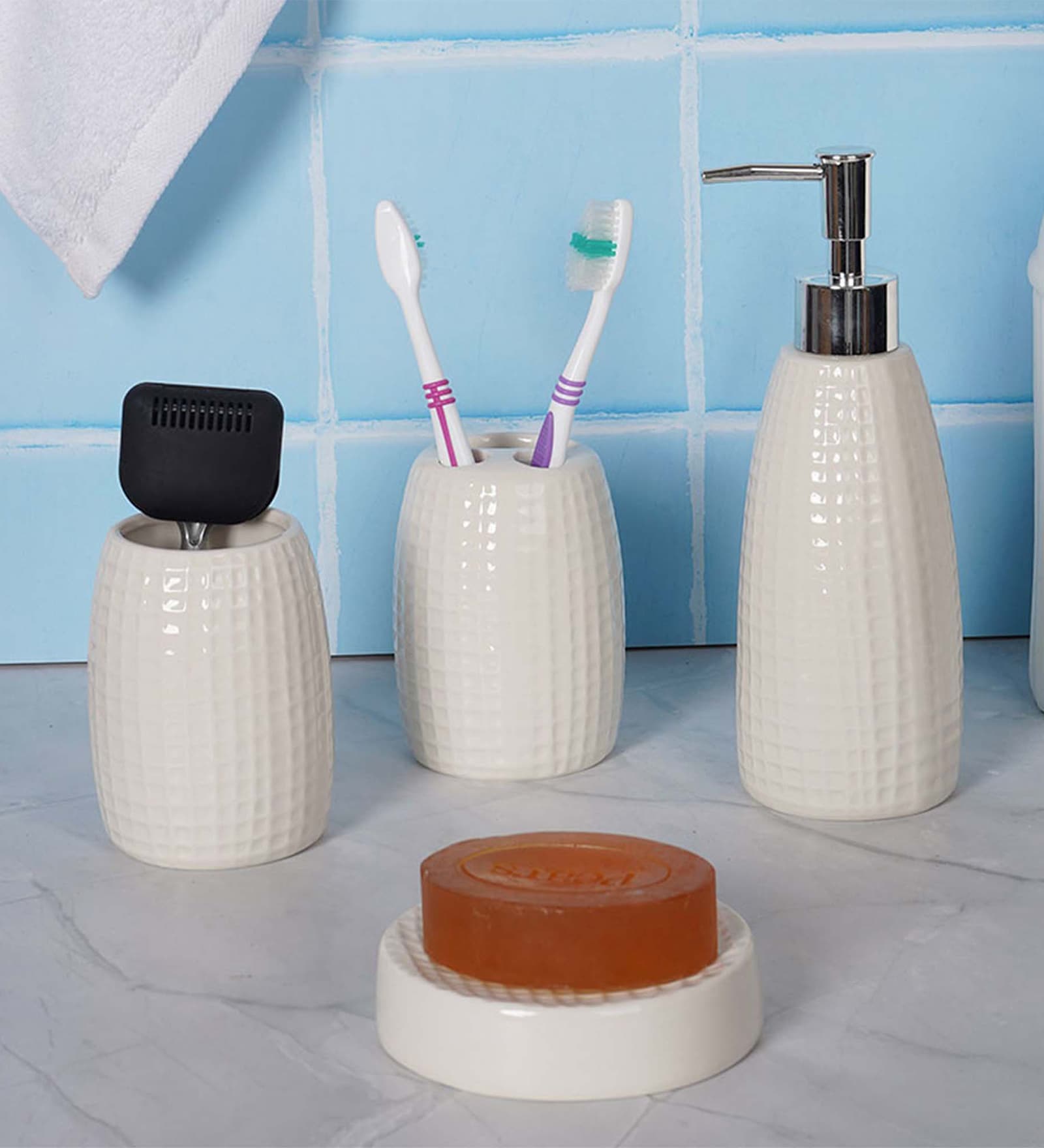 300 ML Set Of 4 White Porcelain Glaze & Shine Bath Set