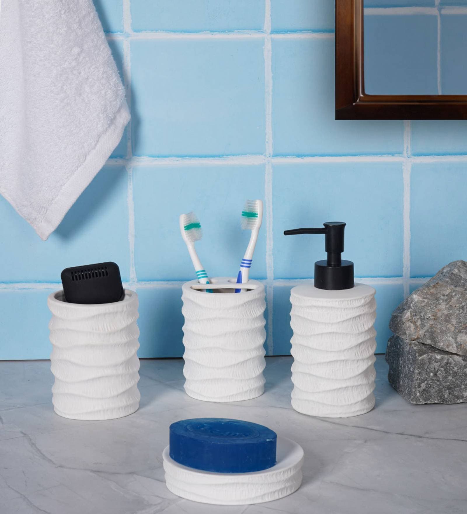 300 ML Set Of 4 White Porcelain Matte Ebony Bath Set