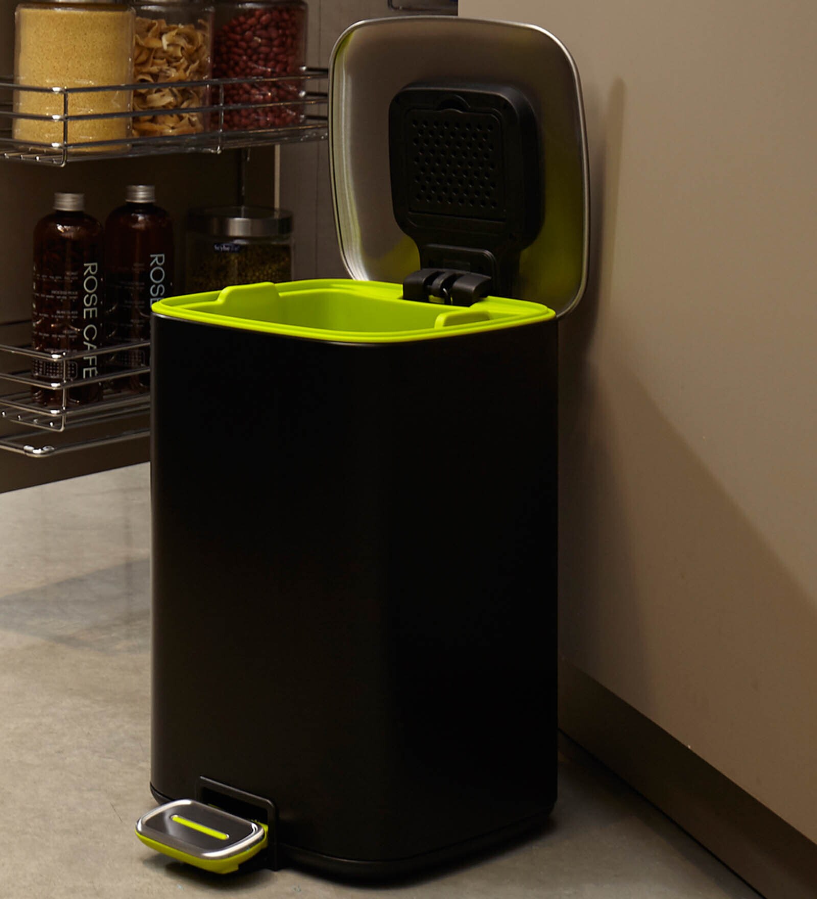 Black 6 Ltr Stainless Steel Step Dustbin