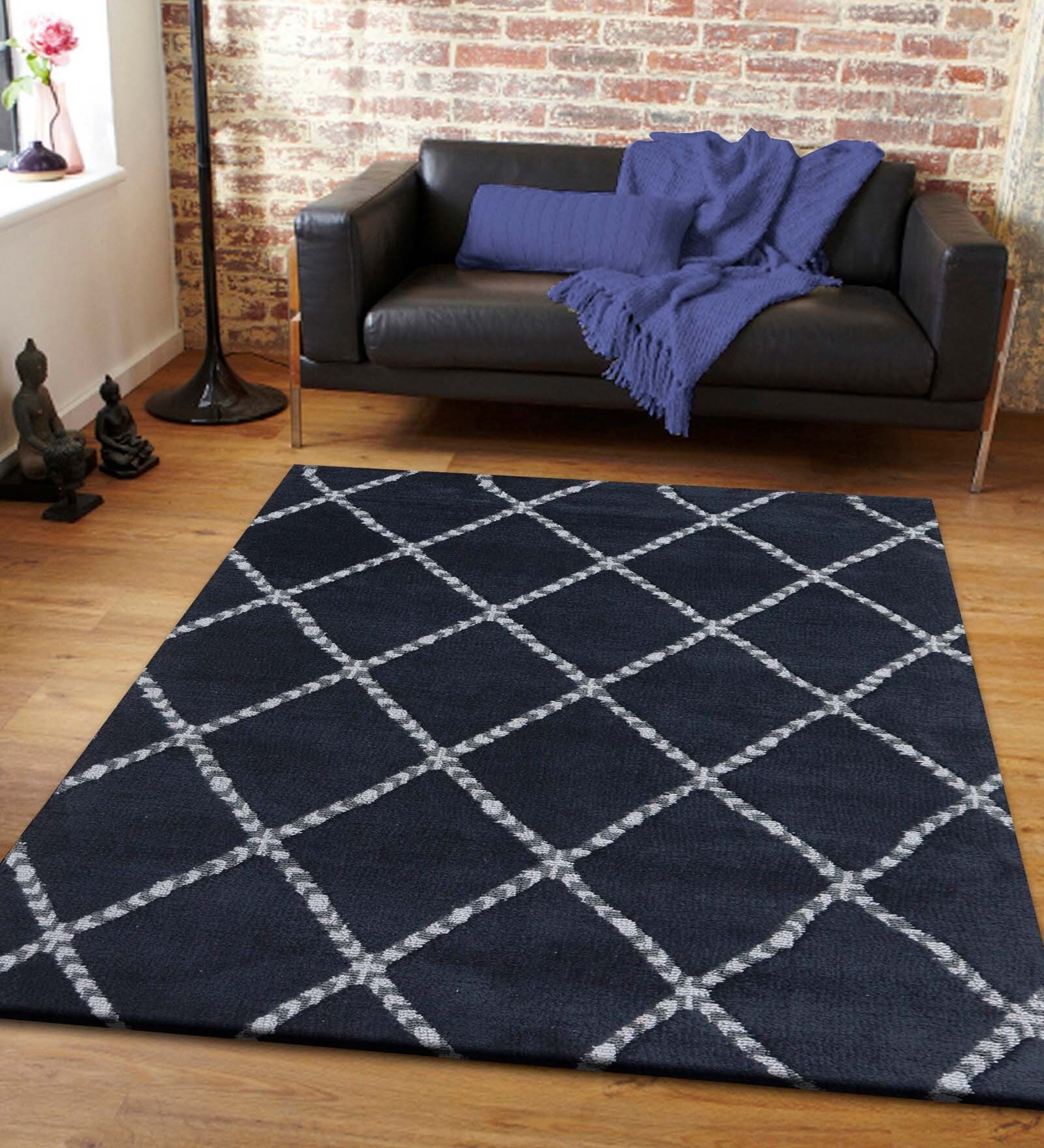 Black Geometric Polyester 4 ft x 6 ft Machine Made Carpet