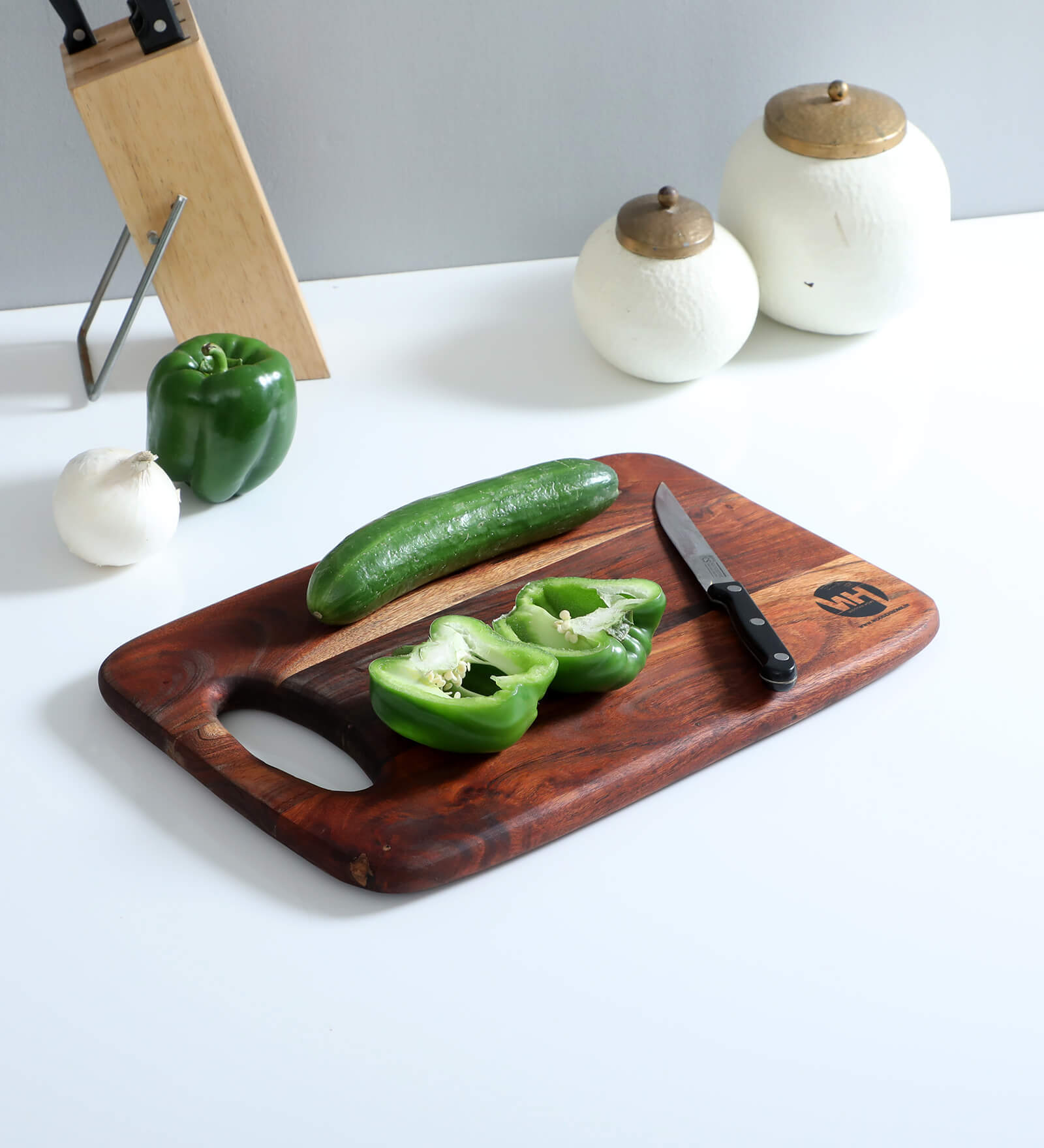 Acacia Wood Chopping Board in Natural Finish