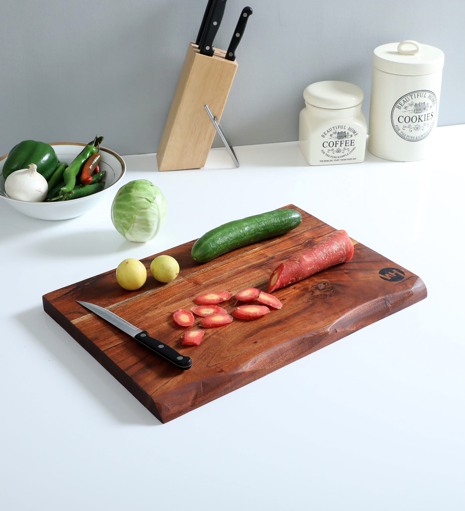 Acacia Wood Live Edge Chopping Board in Natural Finish