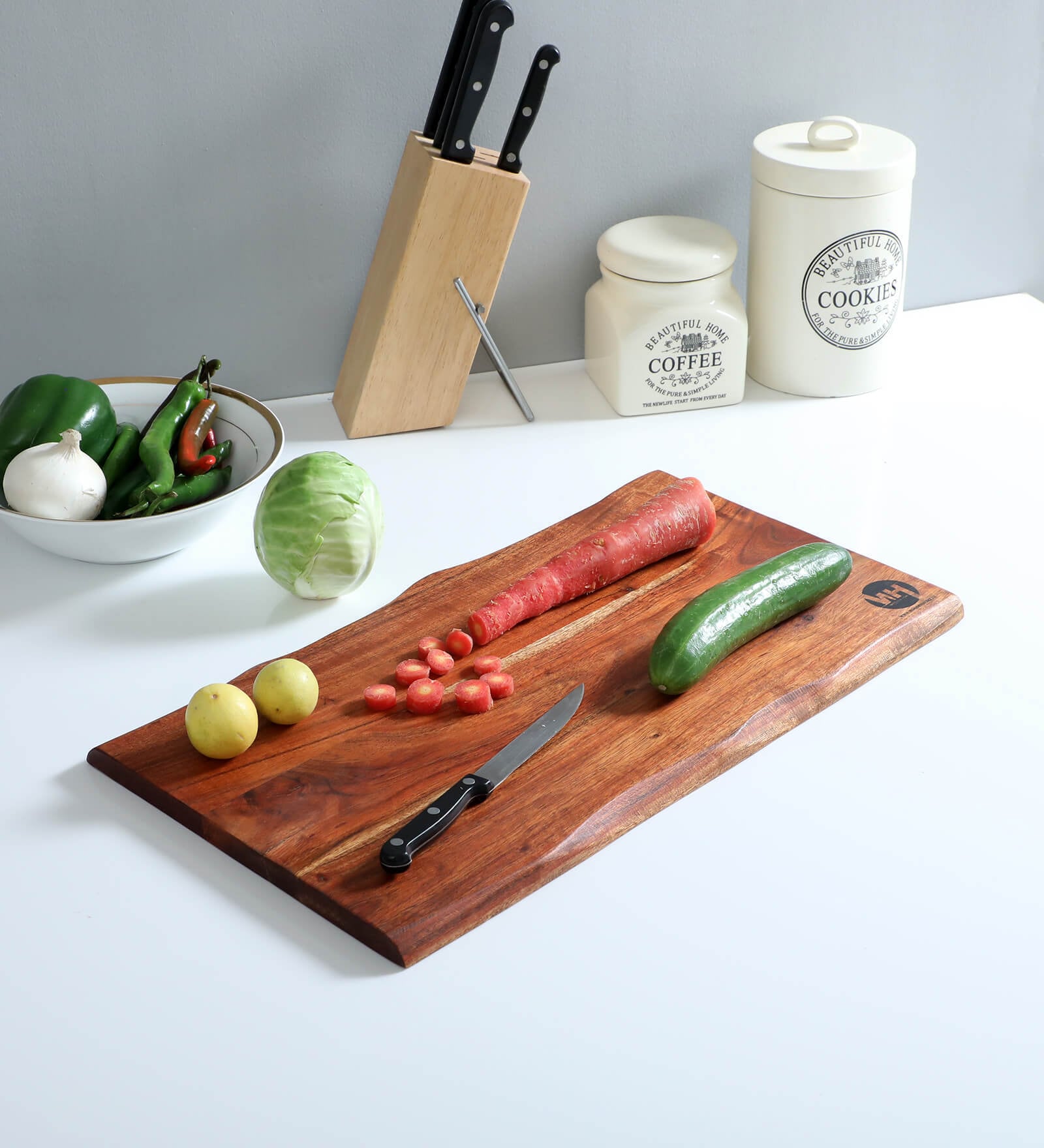 Acacia Wood Live Edge Chopping Board in Natural Finish