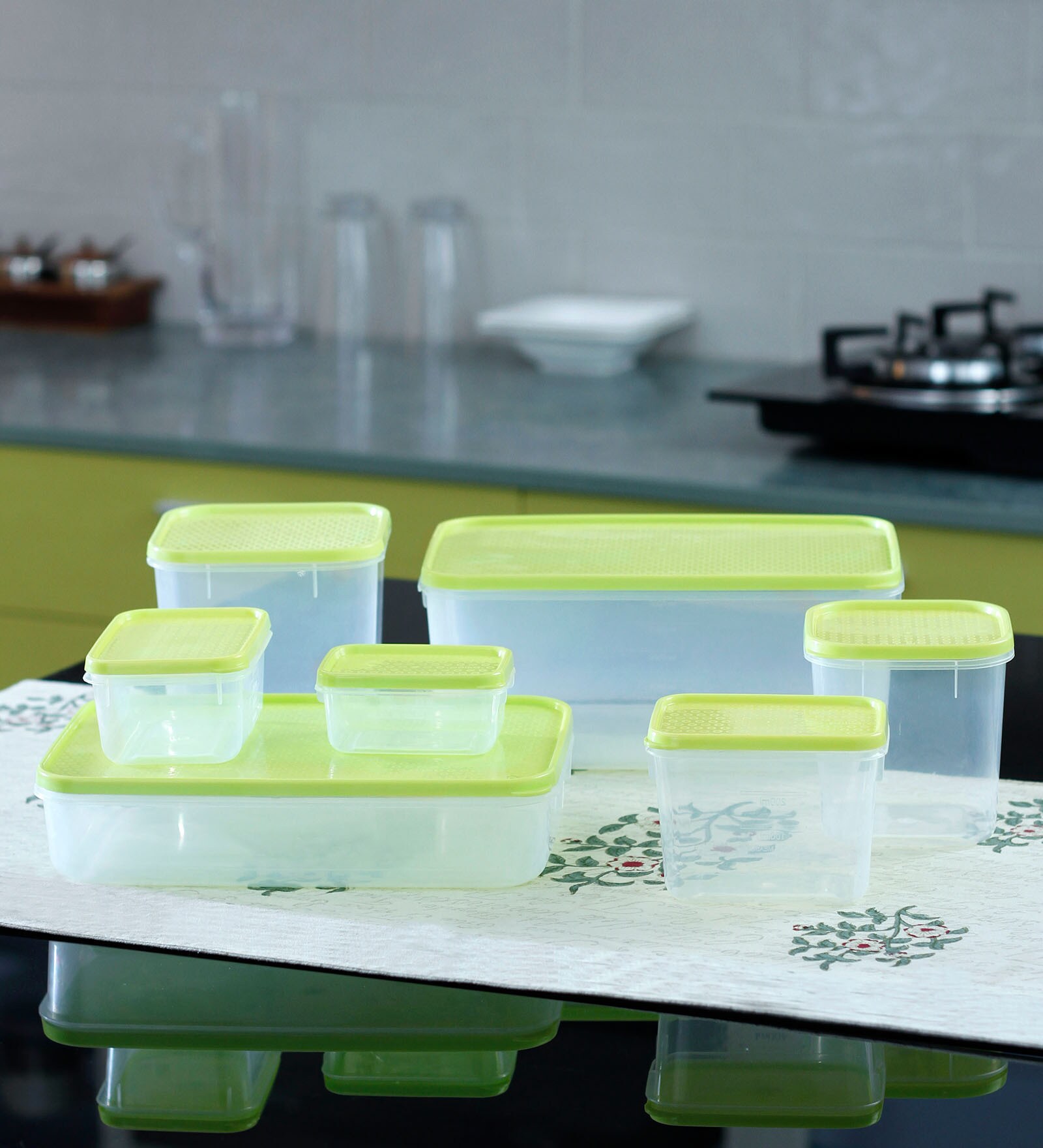 10.6 Ltr  Plastics Polka Container