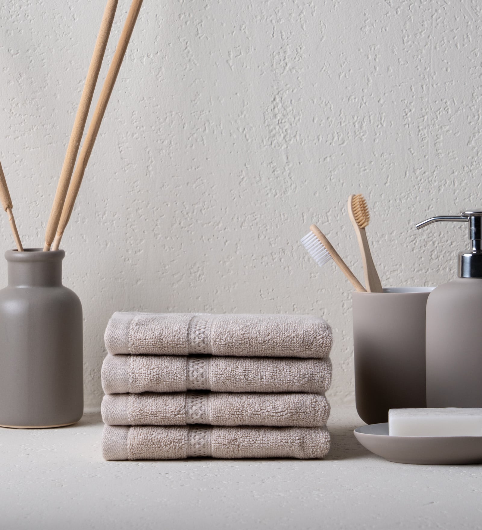 Almond Cream Bamboo and Cotton Solid 600 GSM Face Towels (4 Pc)