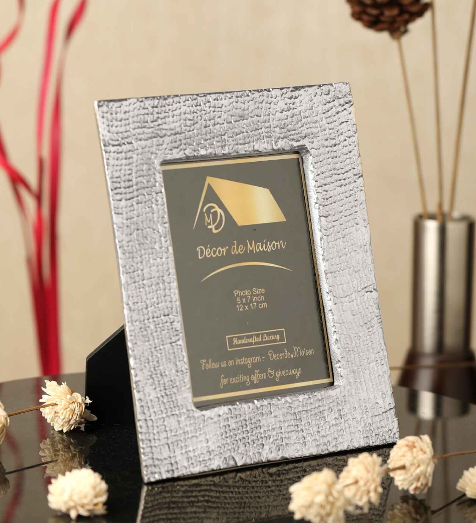 Buy Aluminium Motif Lampost Silver Small Size Photo Frame at 9 OFF by