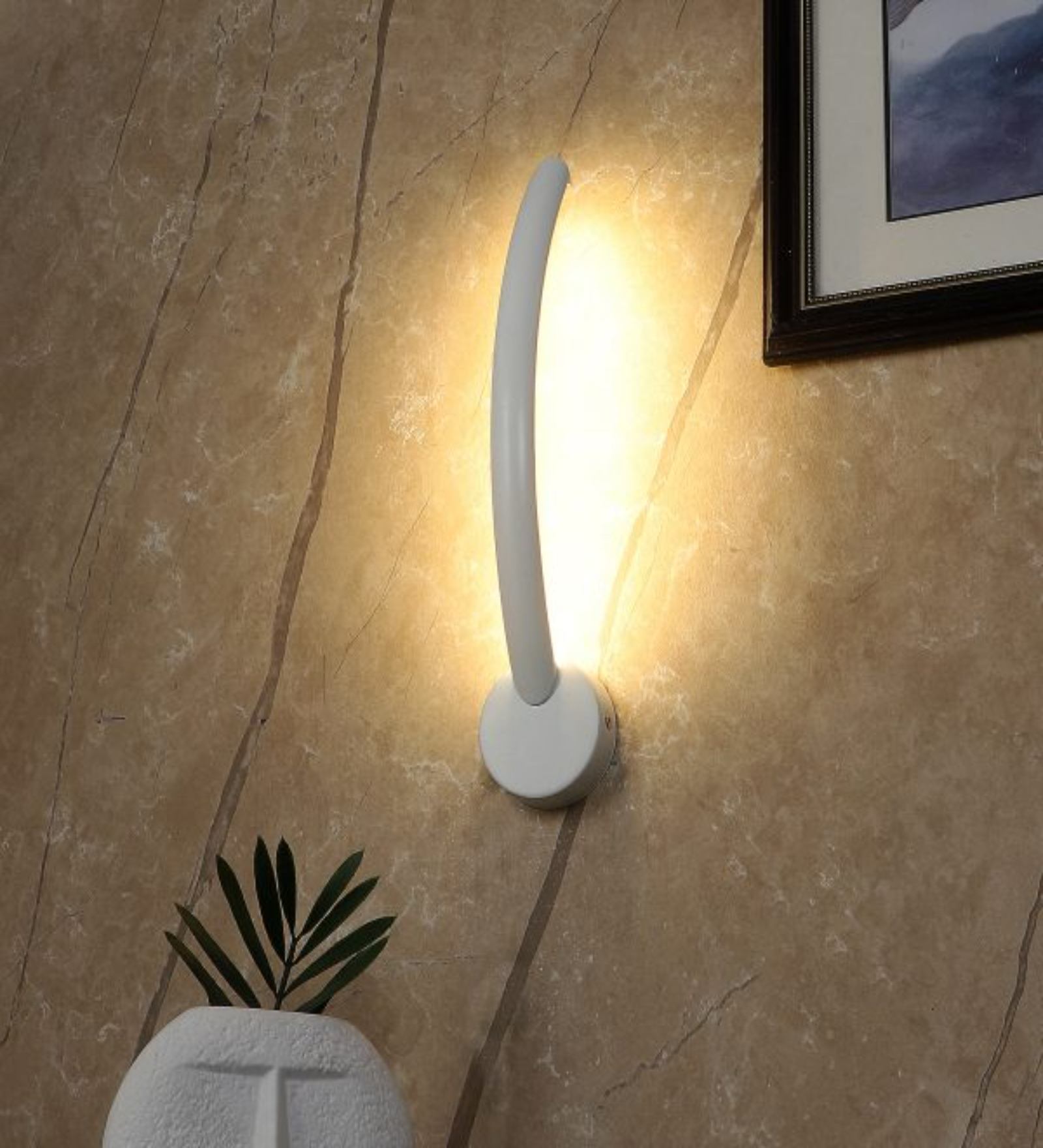 Aluminium White Finish 9 watt indirect LED Wall Light (Warm White)