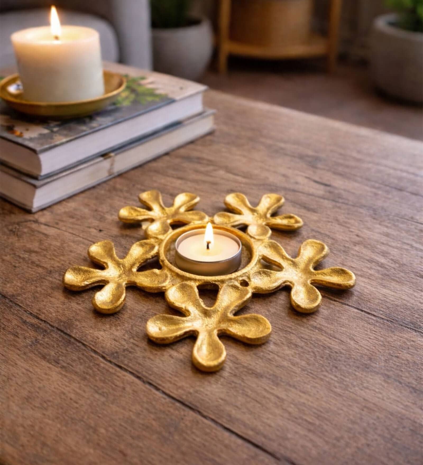 Aluminum Leaf Dia Tealight Holder