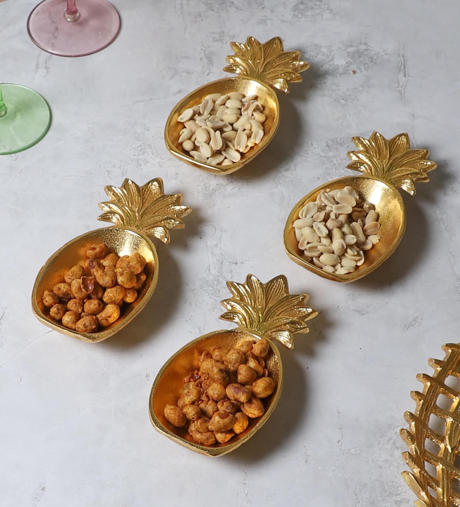 Aluminum Pineapple Platter Set of 4