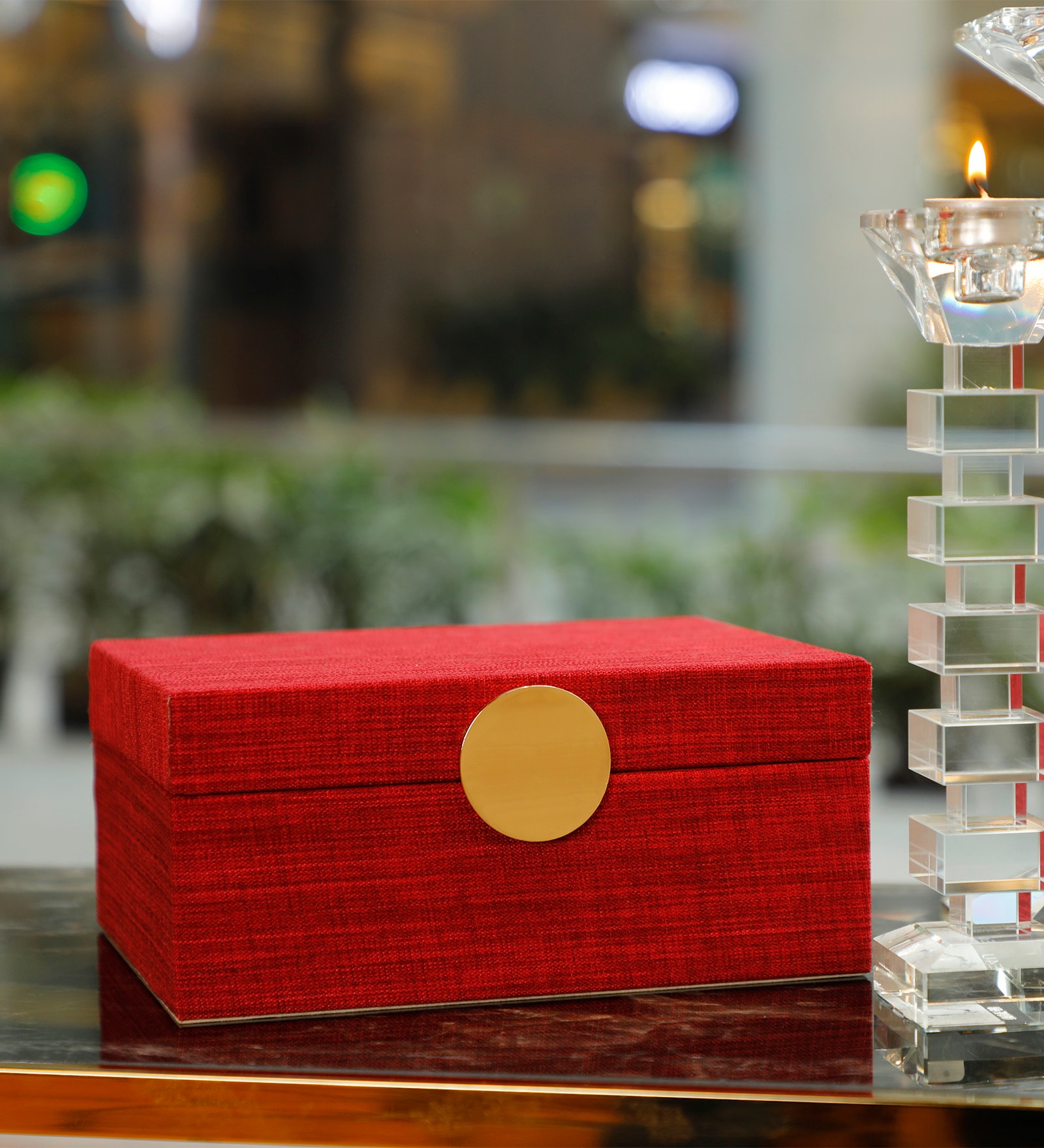 Amara Red
Engineered Wood & Metal Decorative Box