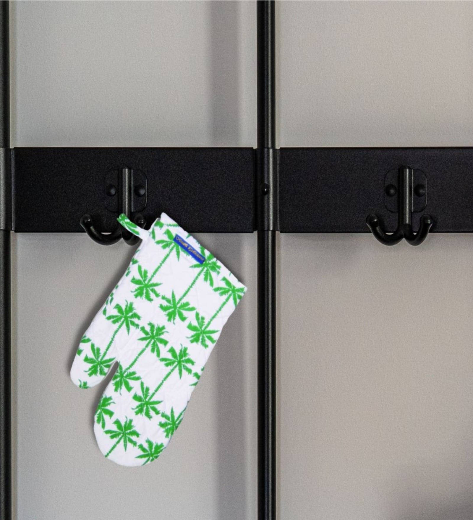 Green & White Cotton Heat Resistant Oven Gloves
