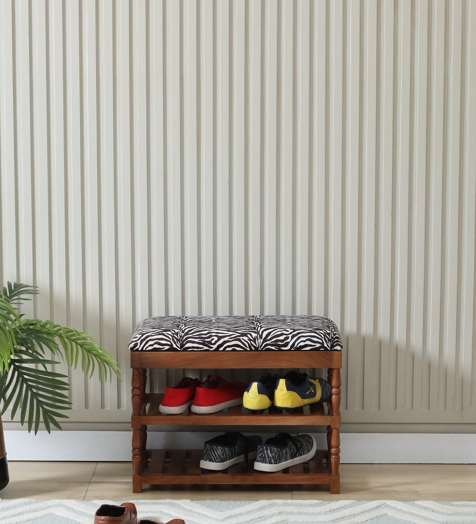 Amber Solid Wood Shoe Rack In White Colour