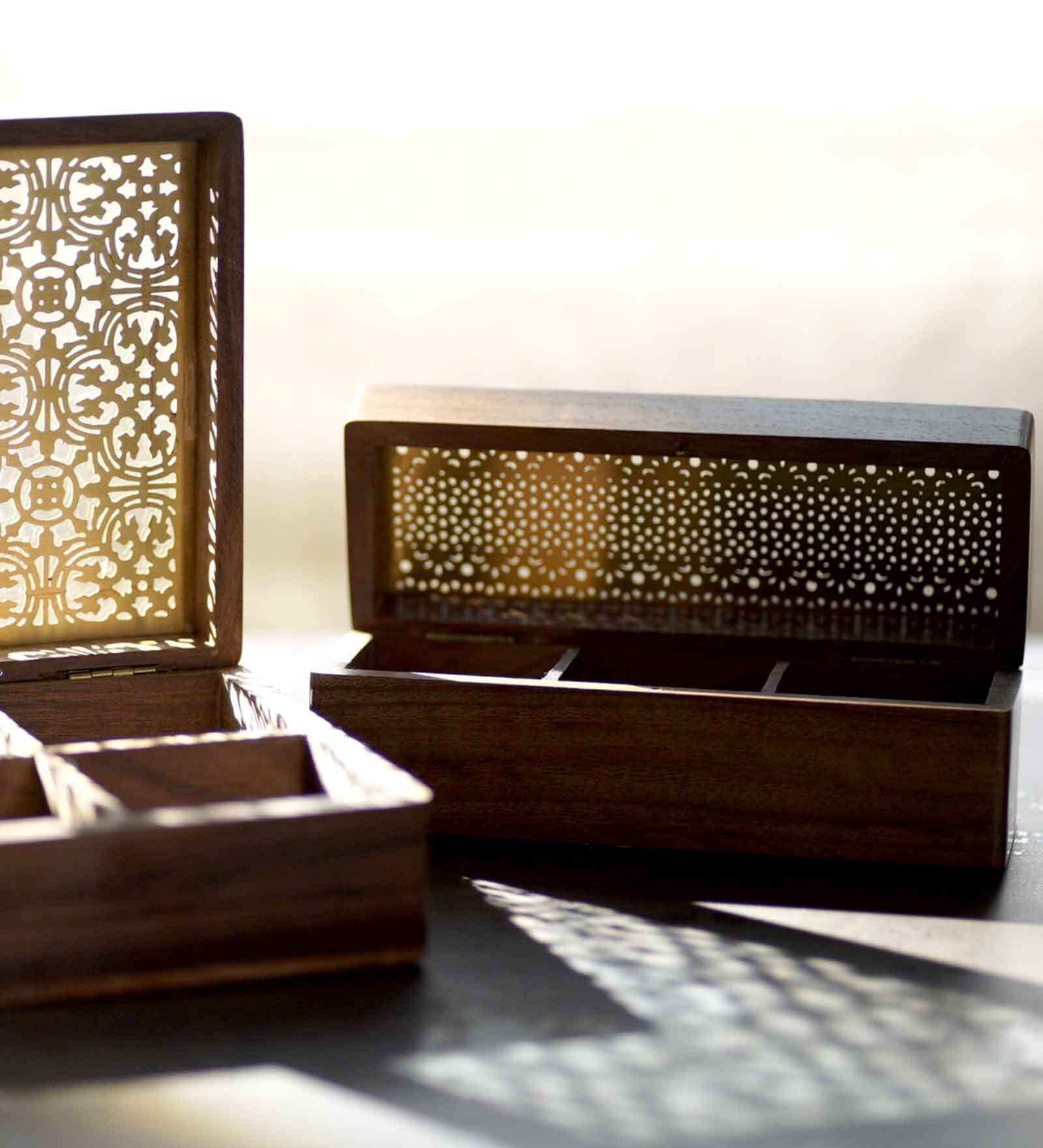 Amroha Pavitra 175ml Sheesham Wood Nut Box