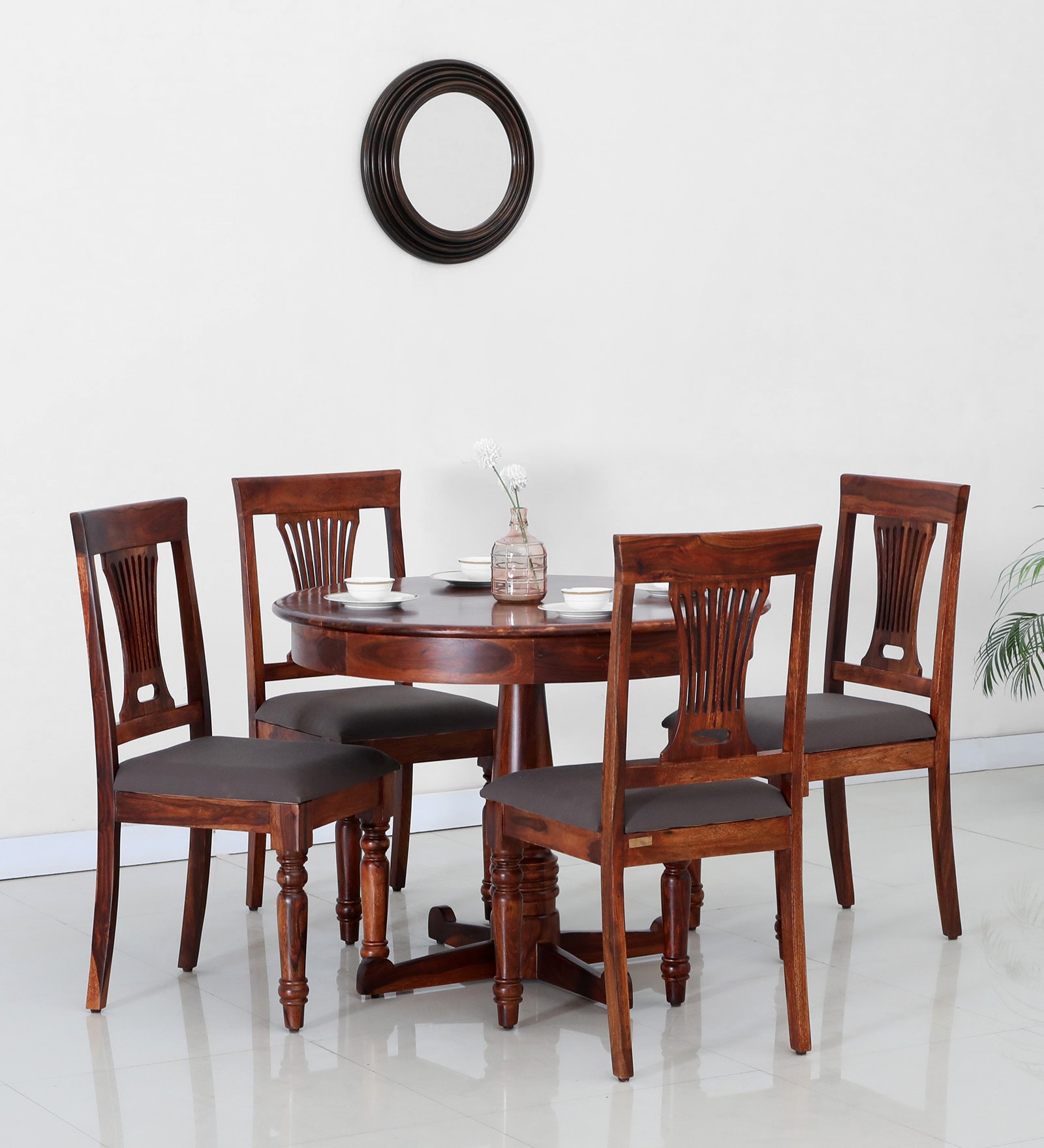 Antara Sheesham Wood 4 Seater Round Dining Set in Scratch Resistant Honey Oak Finish