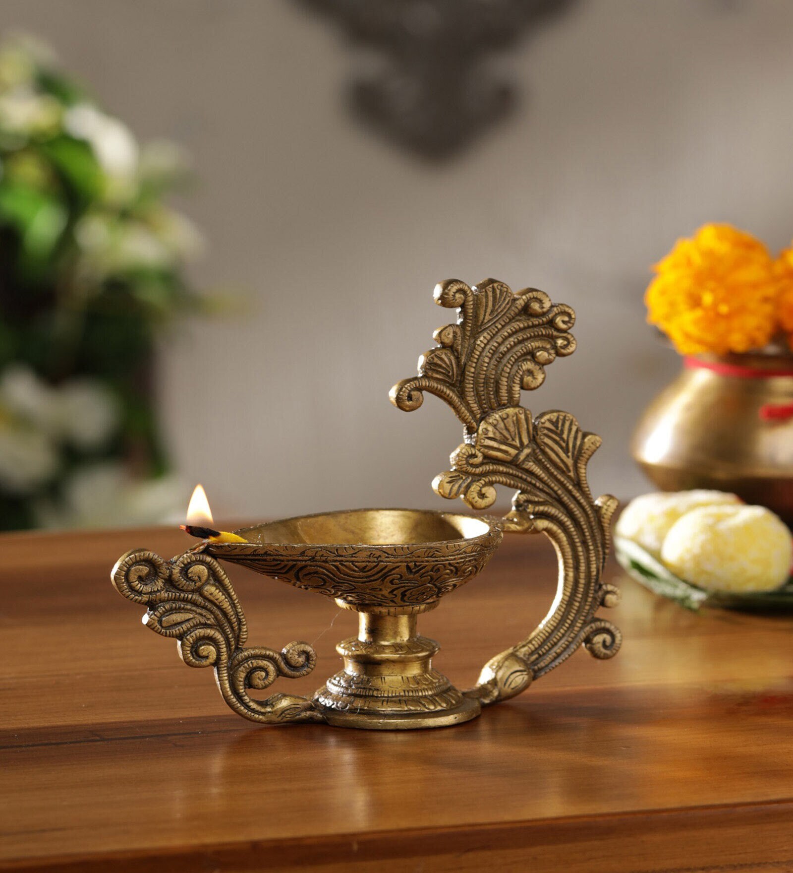 Antique Brass Beautiful Handle Aarti Diya