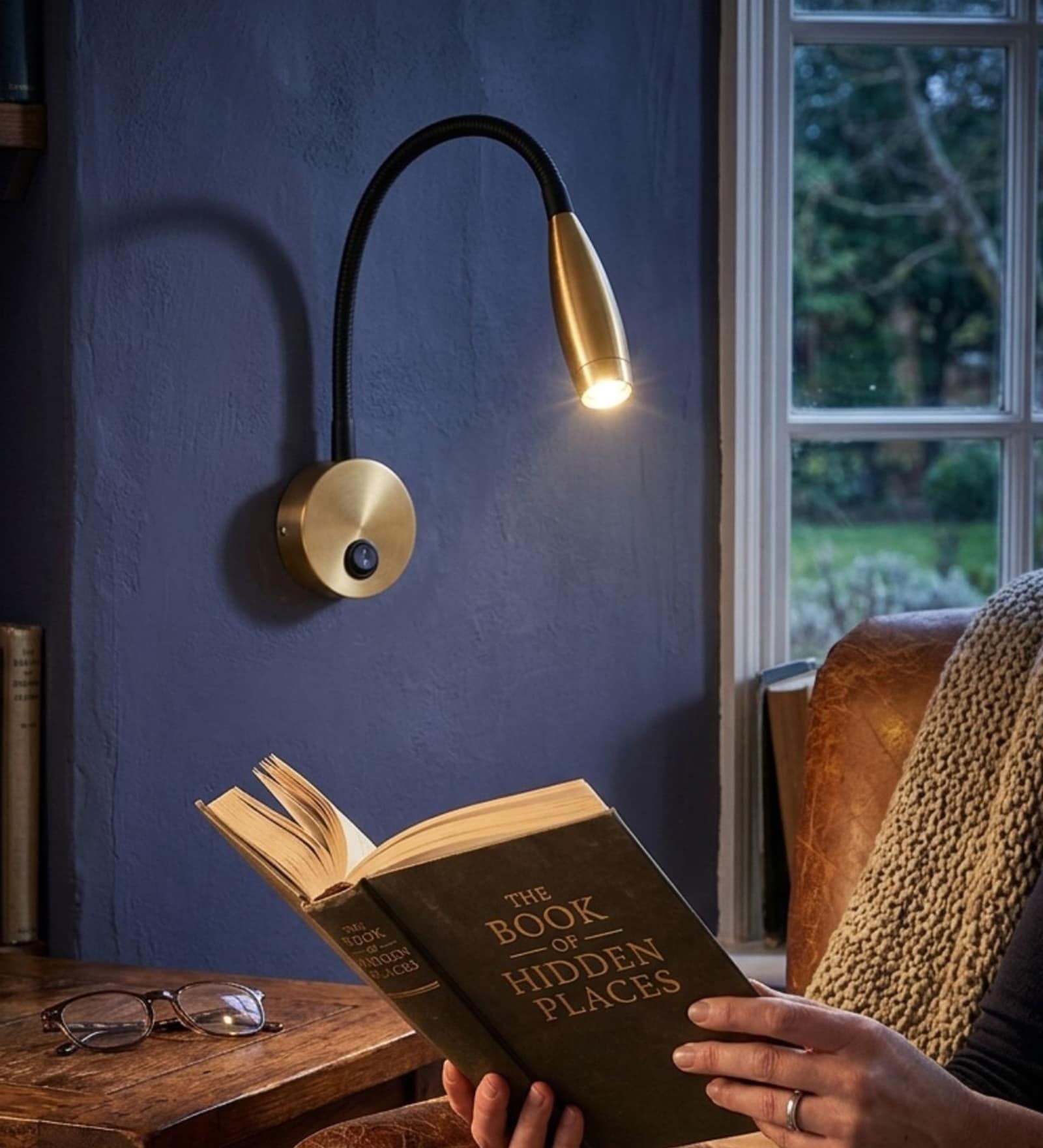 Antique Brass LED Wall Mounted Reading Light with Flexible Gooseneck Arm