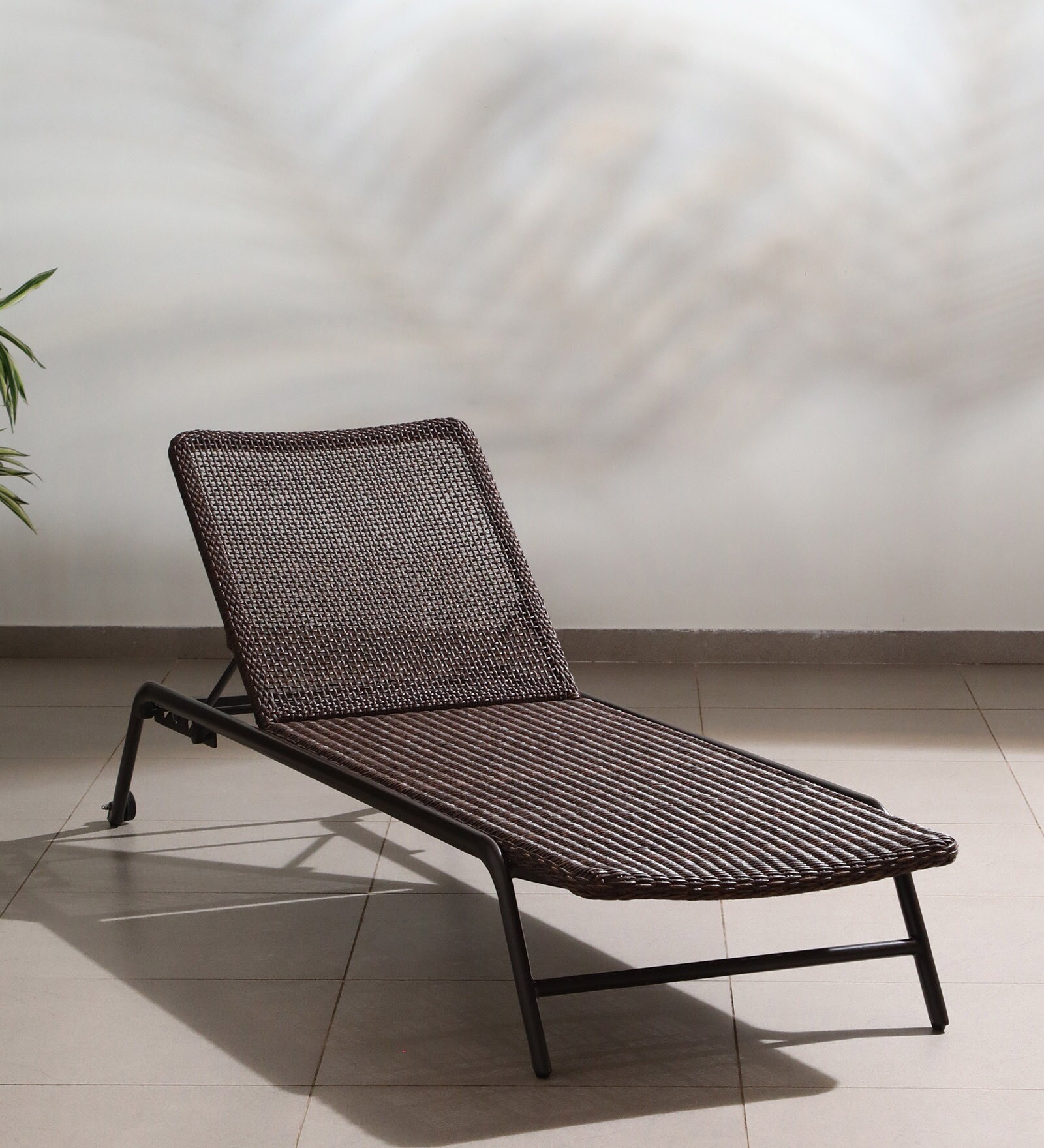 Arona Aluminium Lounger in Dark Brown Colour