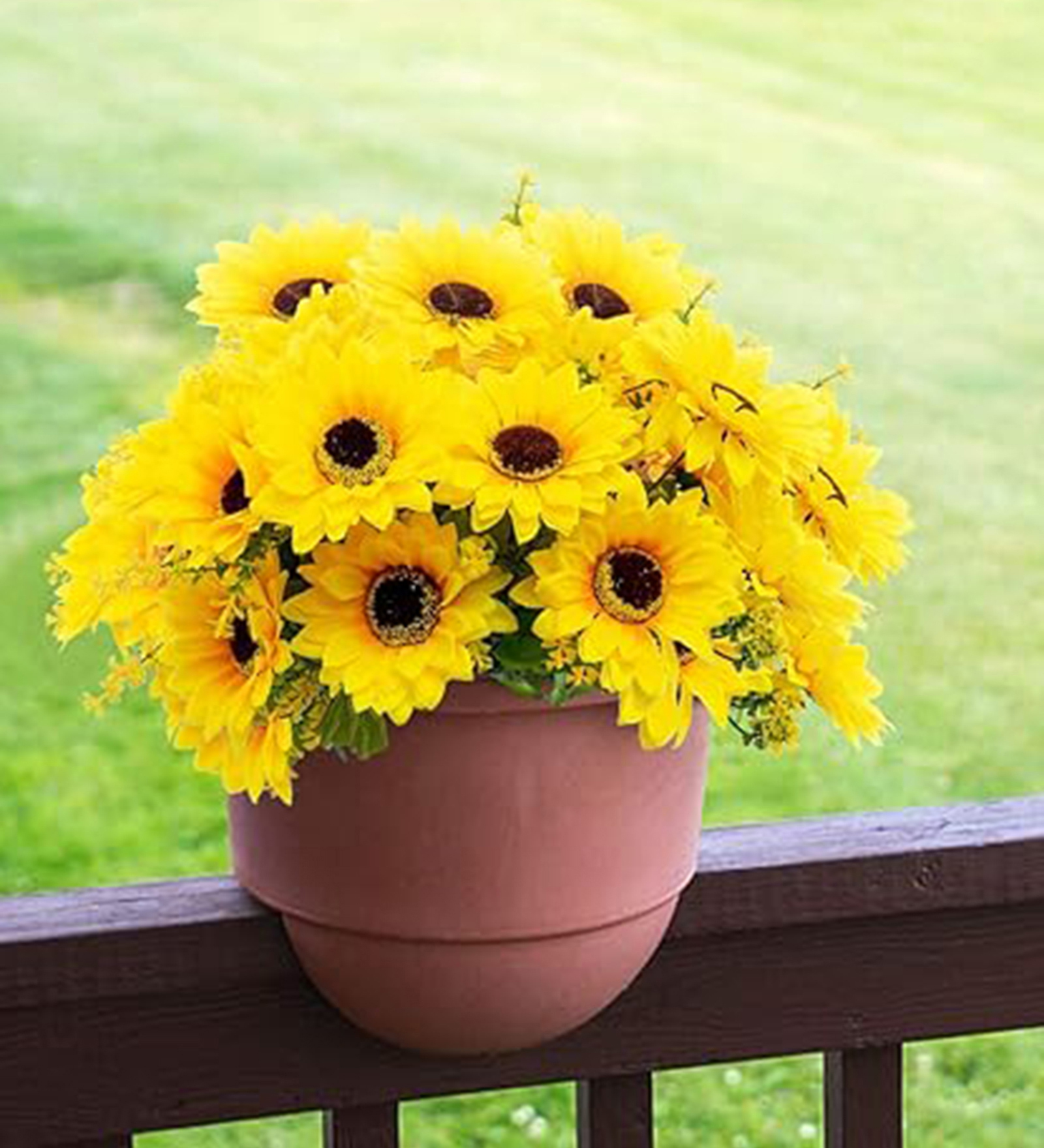 Set Of 2 Yellow Plastic Charming Flowers Artificial Flowers Bunch