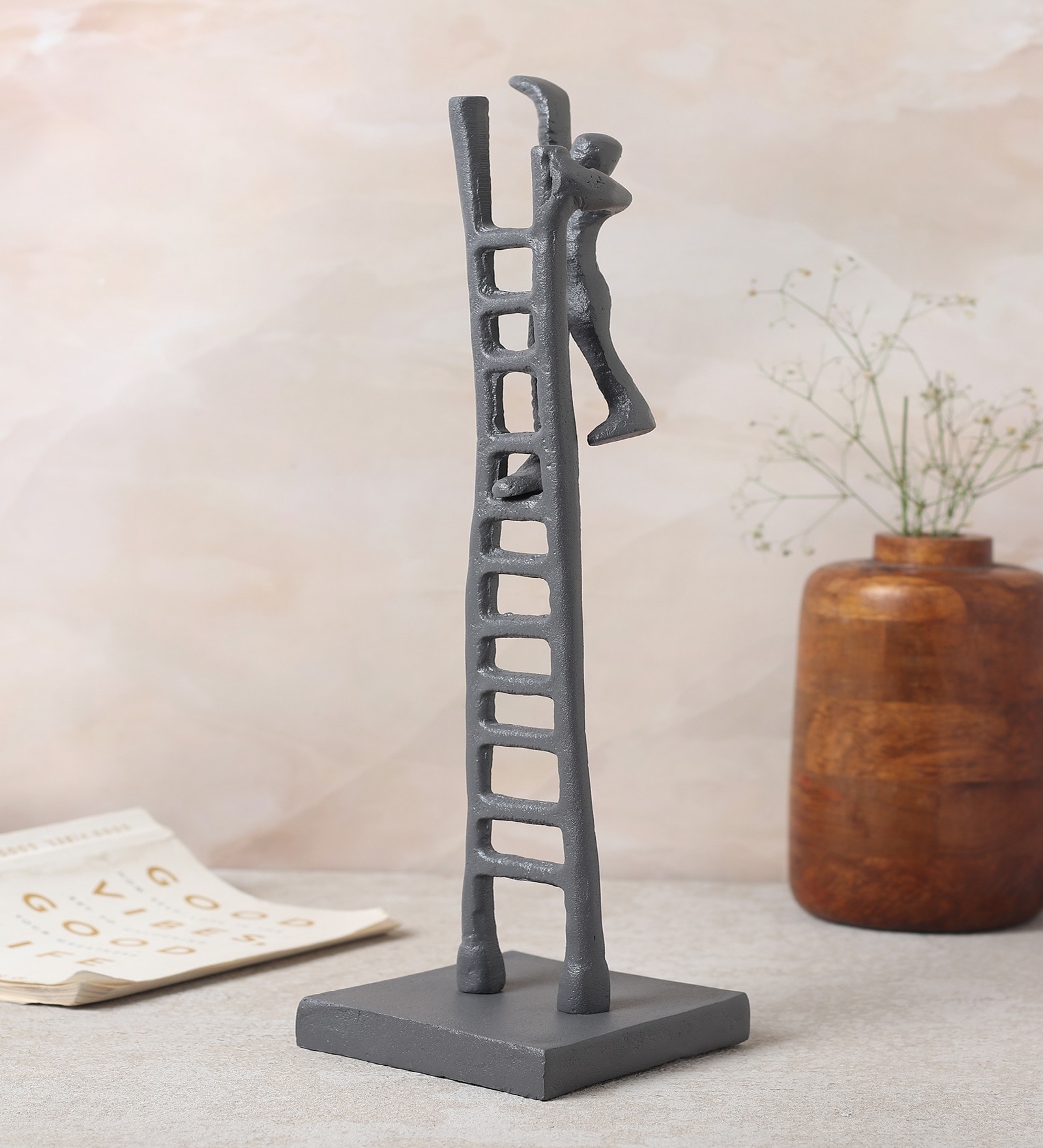 Ascendant Dreamer Grey Aluminium Figurines