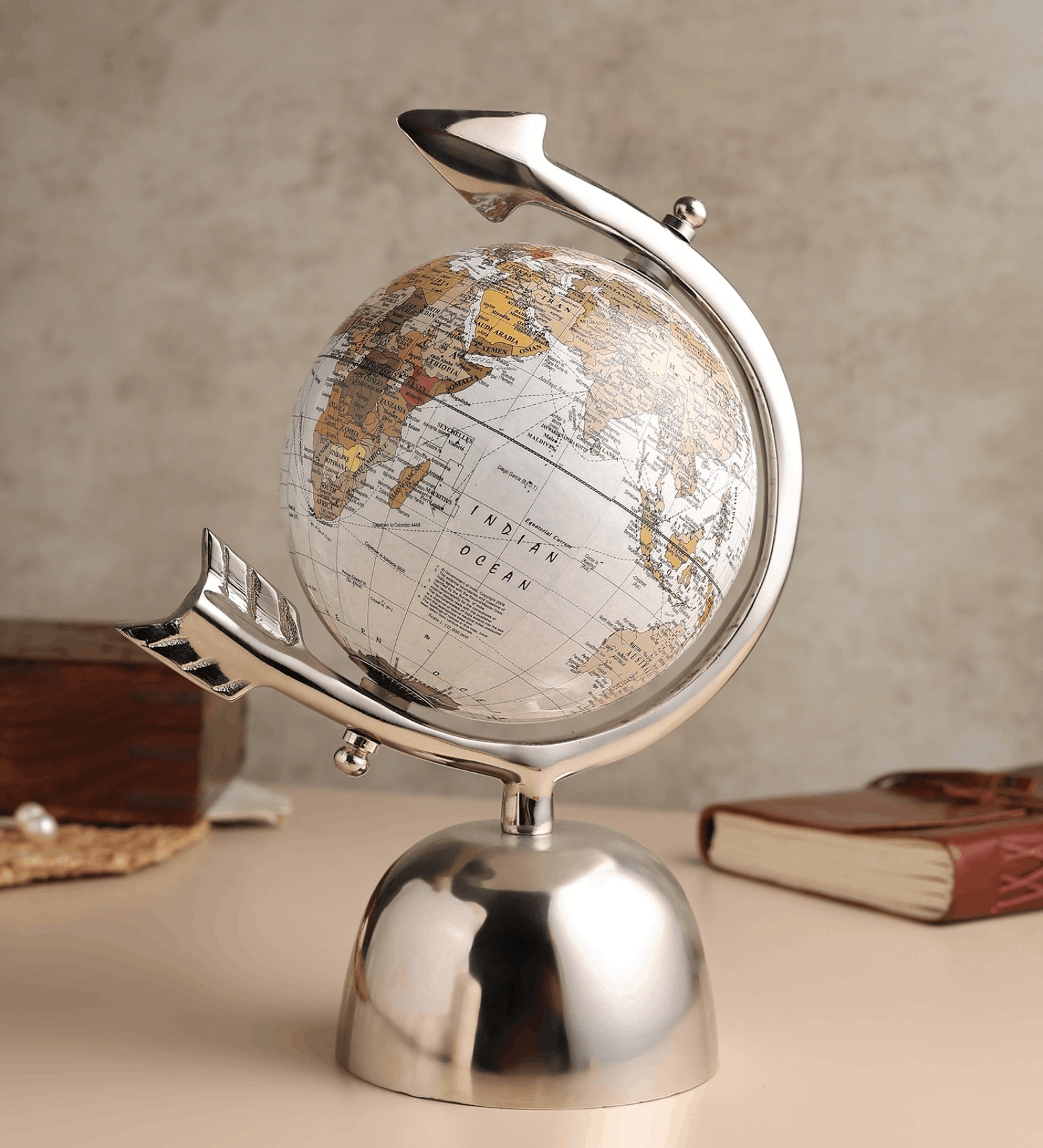 Off White Asteron Arrow Globe