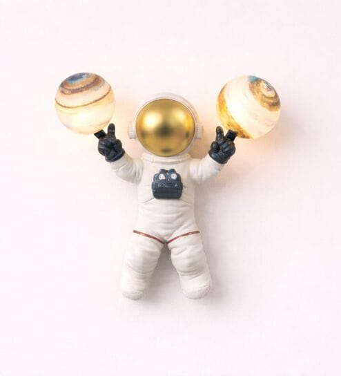 Astronaut Planet Wall Light | Space-Themed Decorative Wall Lamp