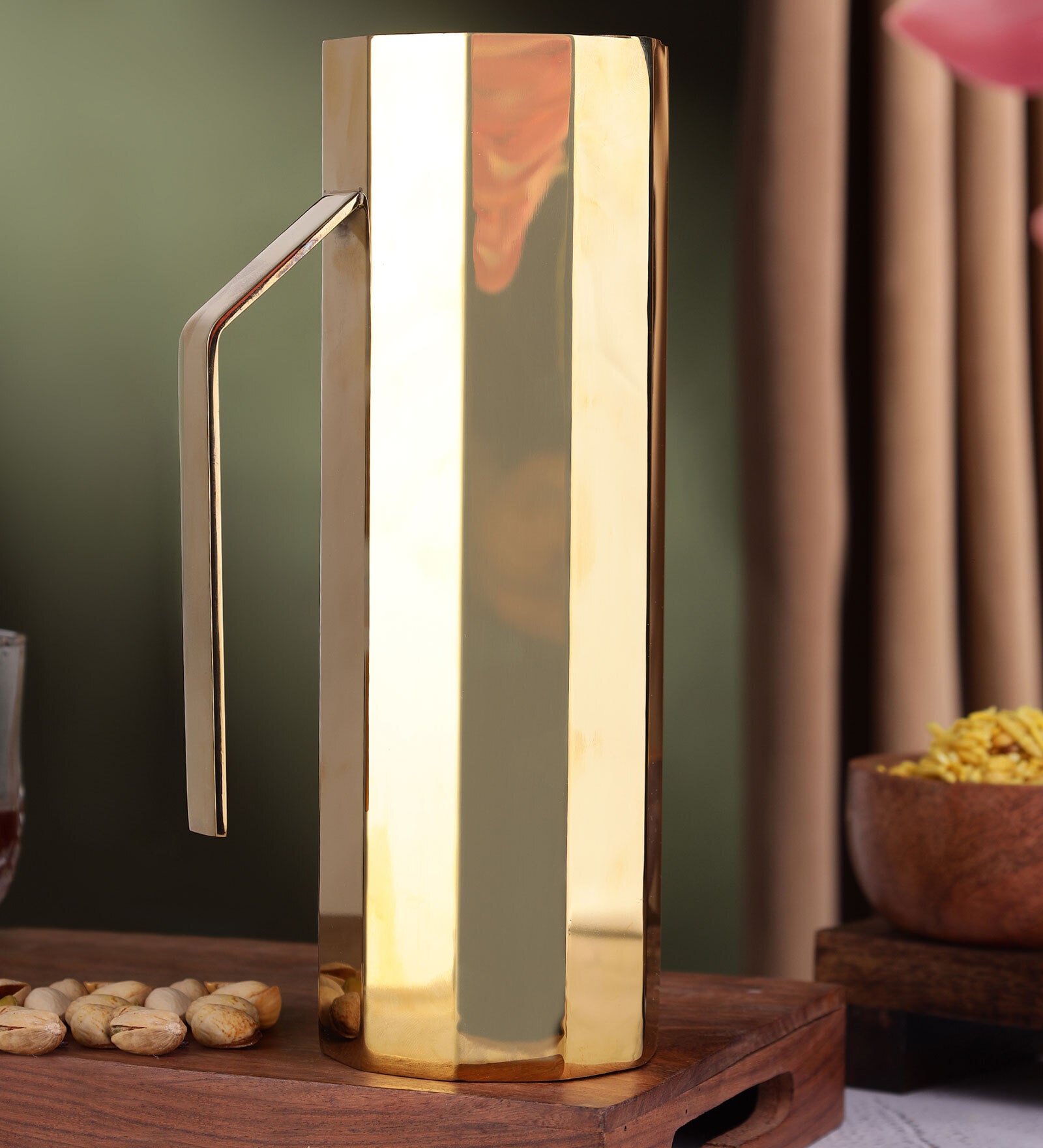 AURA JUG GOLD