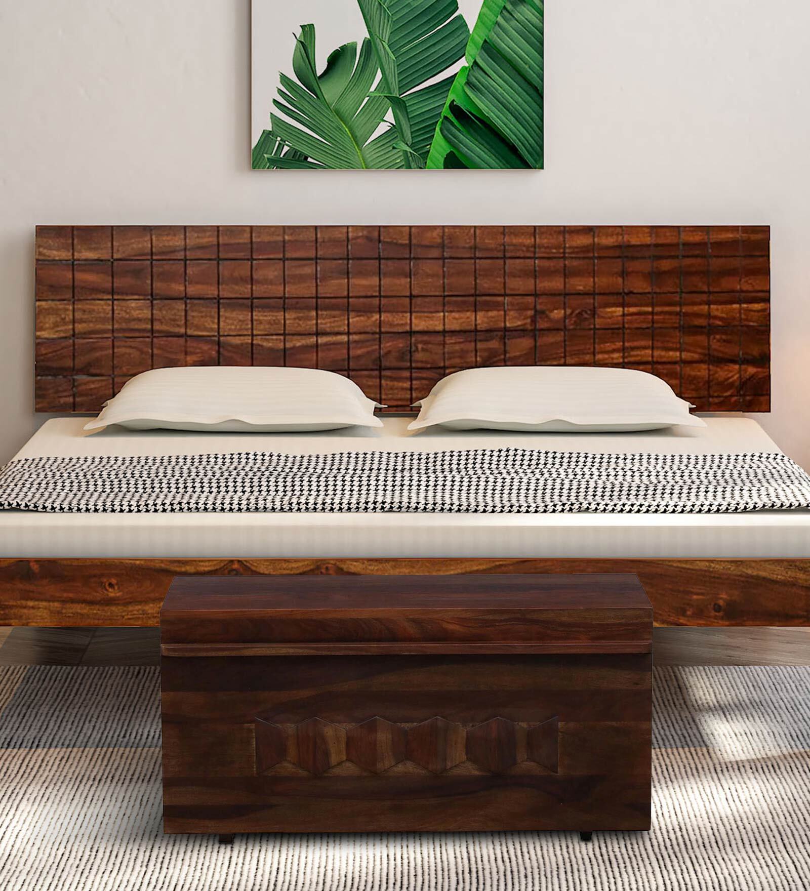 Avilys Sheesham Wood Trunk in Provincial Teak Finish