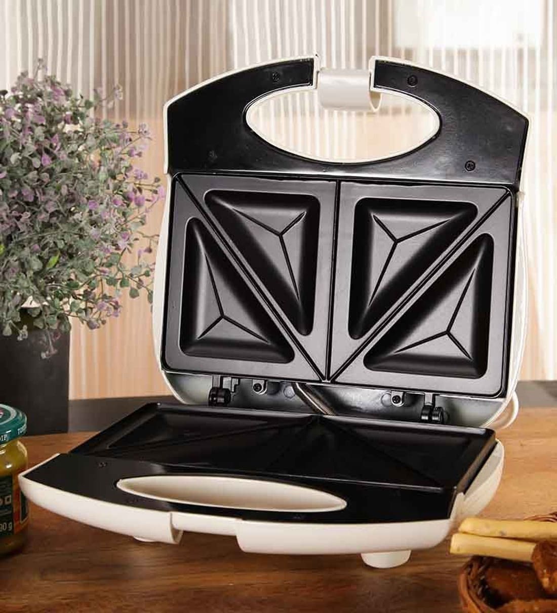Buy Bajaj Majesty Sandwich Toaster New SWX 3 Online Sandwich Grill