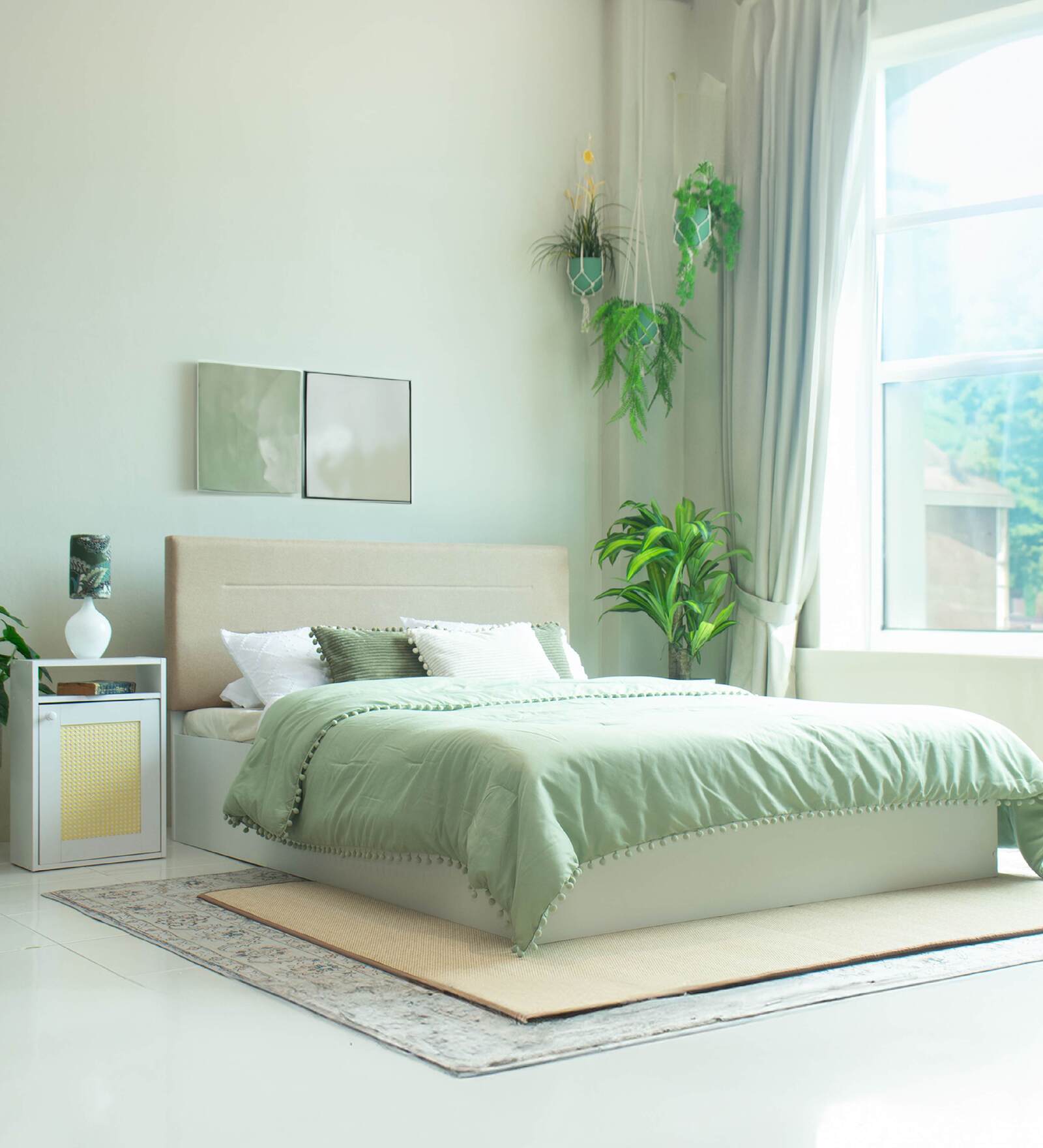Bakhti Queen Size Bed With Upholstered Leatherette Headboard And Hydraulic Storage Bakhti Queen Size Bed With Upholstered Leatherette Headboard And Hydraulic Storage