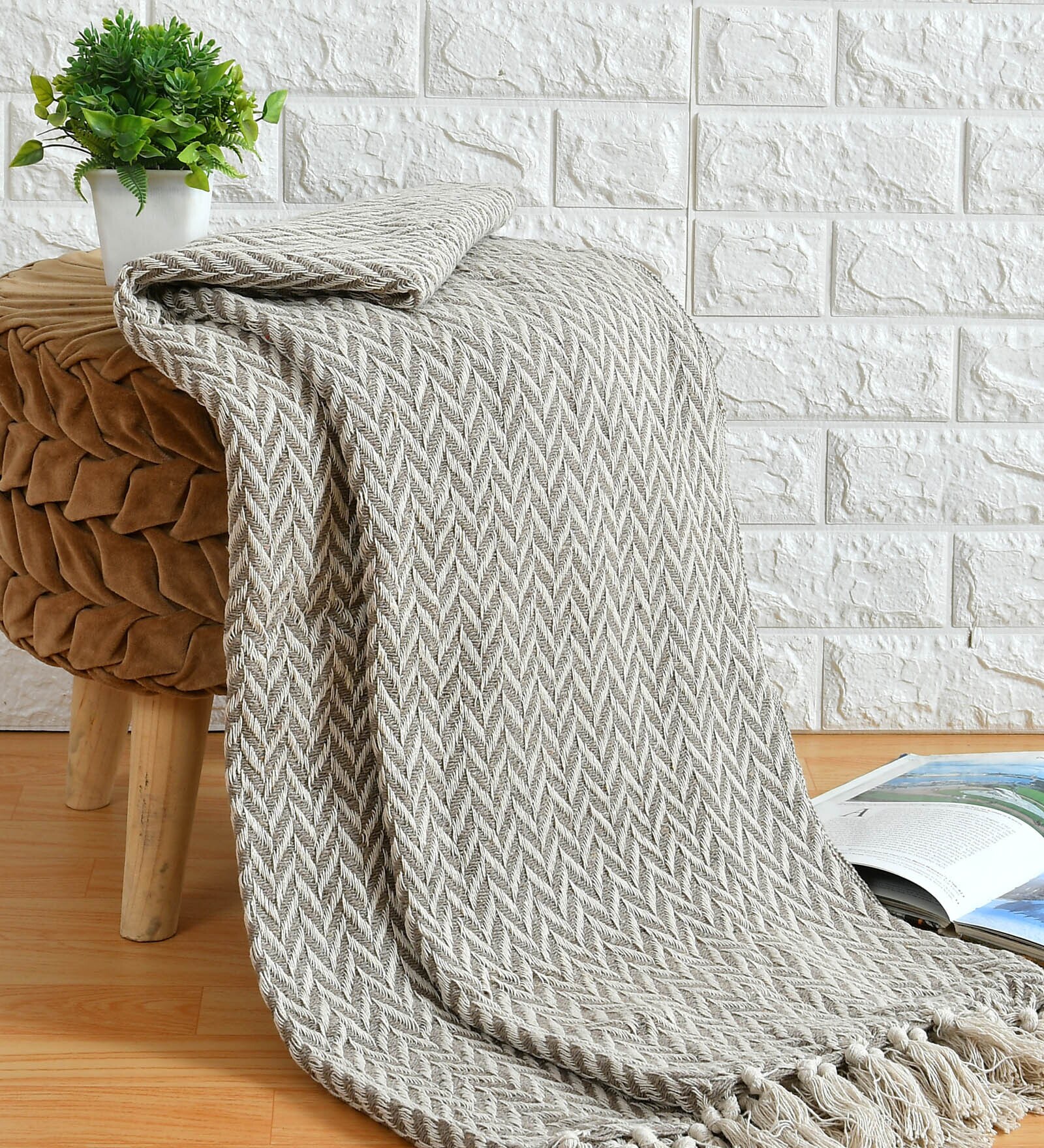 Beige Zig Zag Cotton 70x50 Inches Sofa Throw