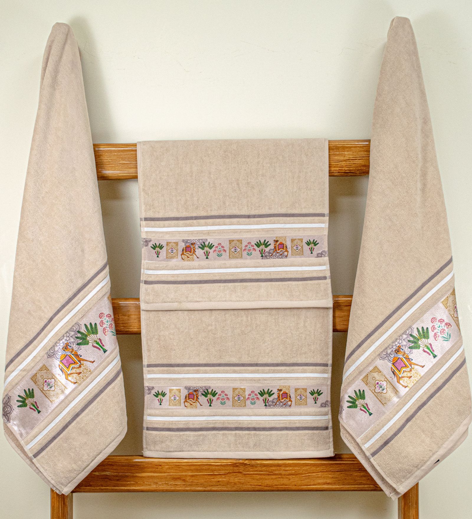 Beige Cotton Printed 460 GSM Bath & Hand Towels 4Pcs Bath And Hand Towels Beige Cotton Printed 460 GSM Bath & Hand Towels 4Pcs Bath And Hand Towels