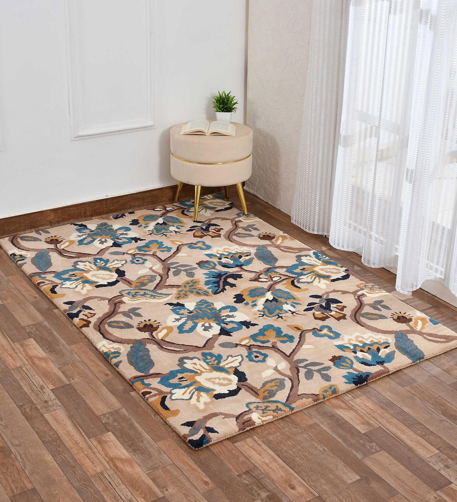 Beige Floral Wool 5 ft x 7 ft Hand Tufted Carpet