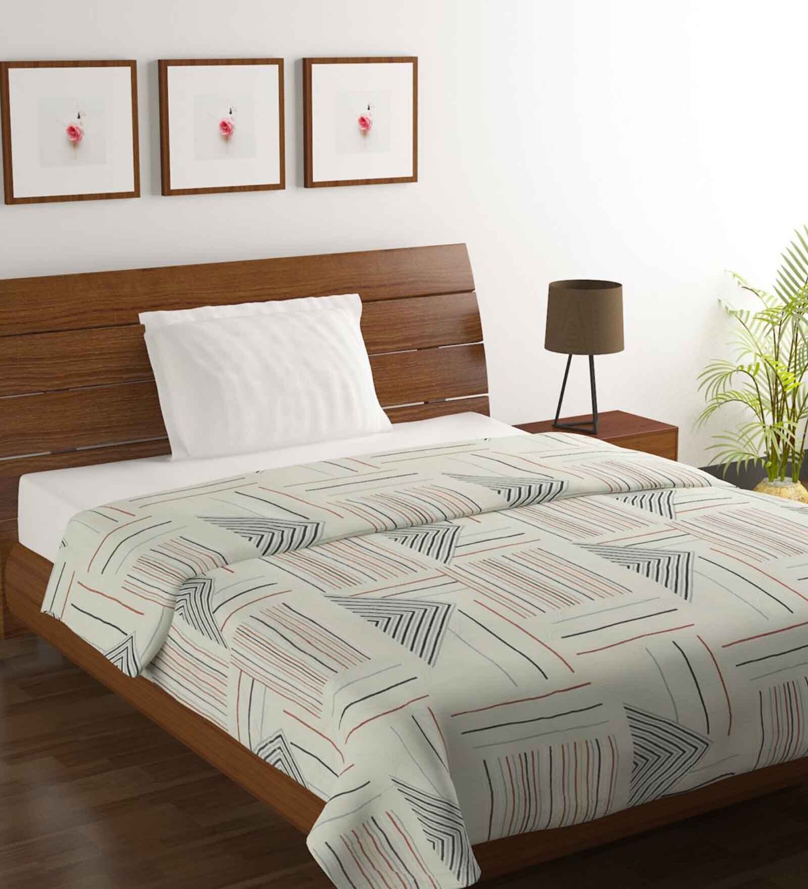 Buy Beige Microfiber Geometrical 220 GSM Single Comforter at 33 OFF by